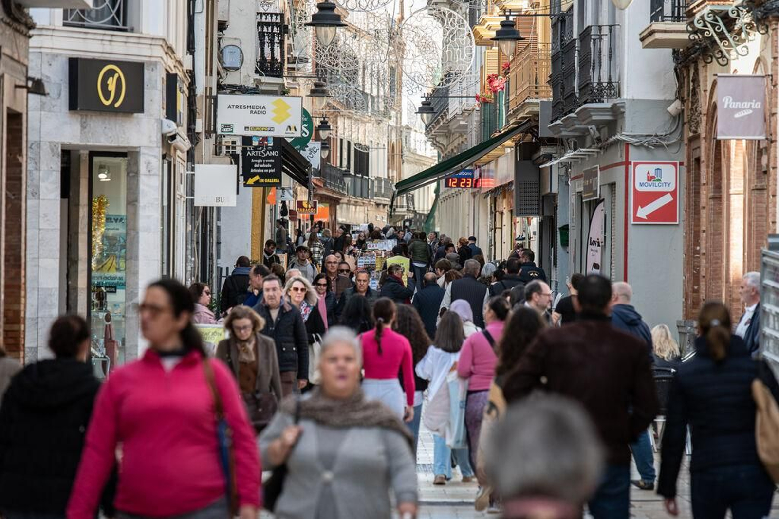 Ambiente en el centro de Huelva este lunes 19 de diciembre.
