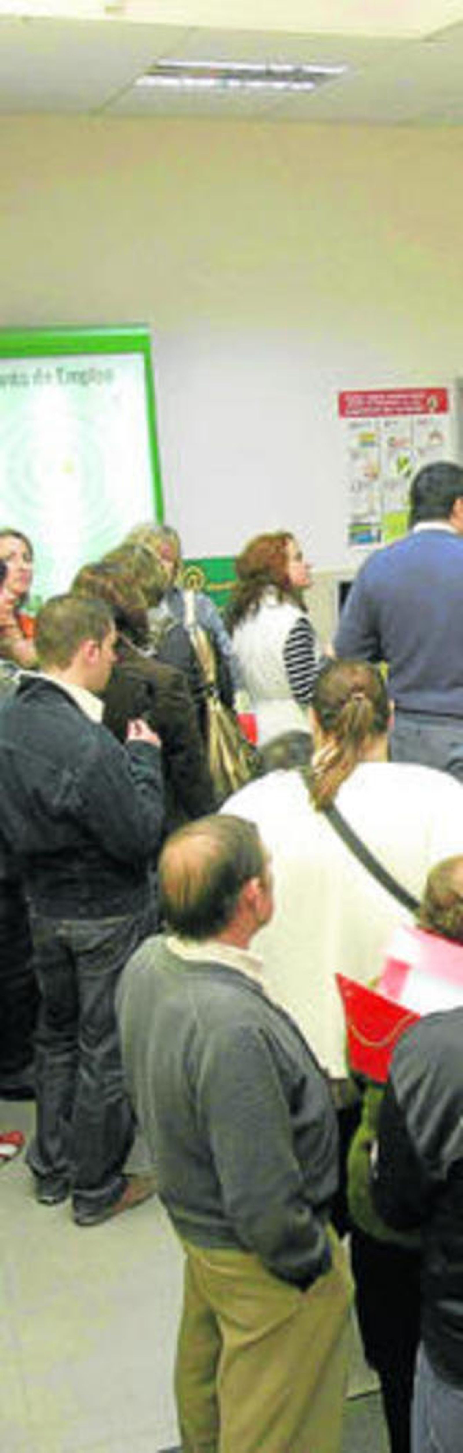 Más de 45.000 granadinos se suman a las listas del paro en los tres ...