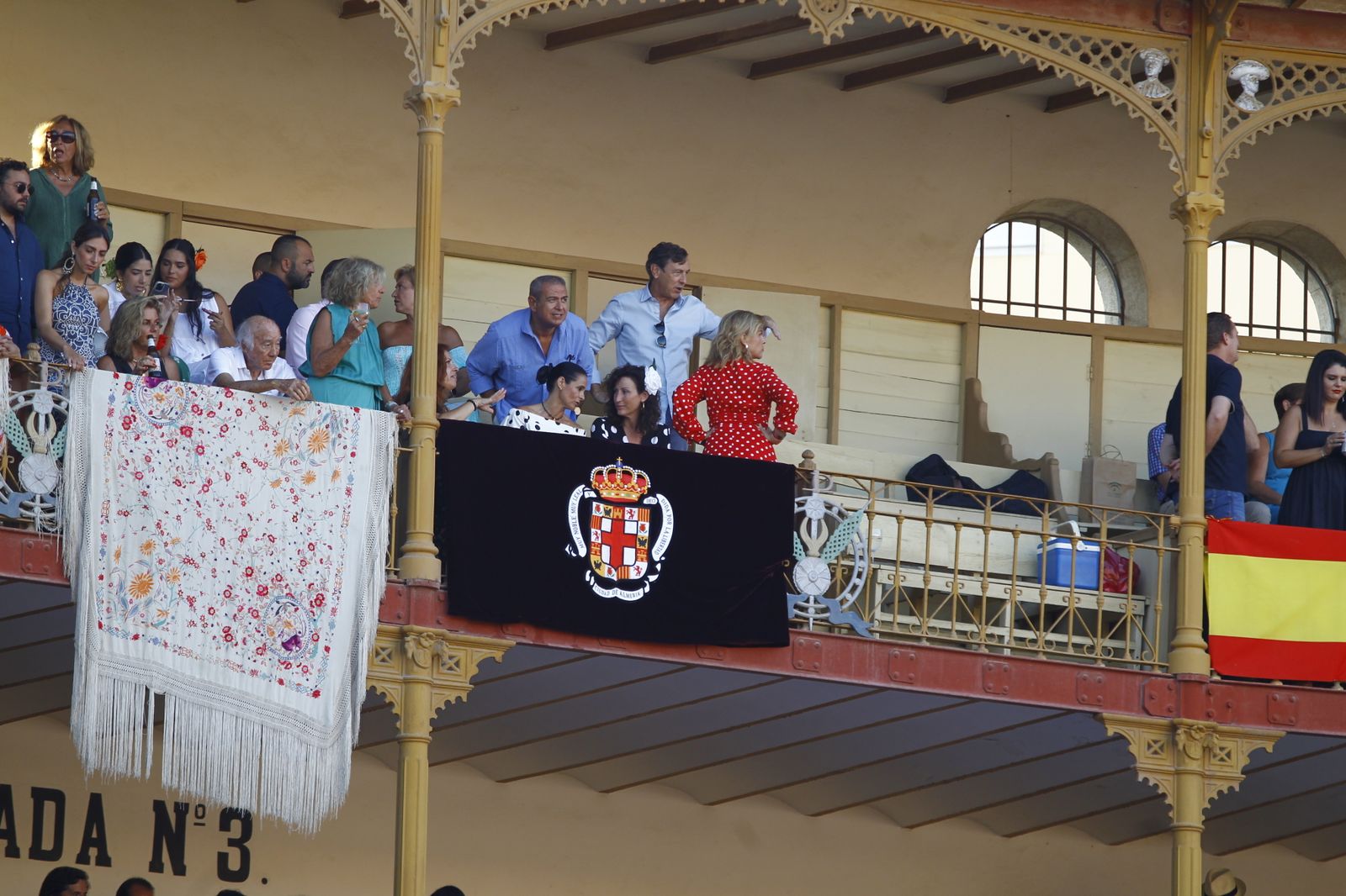 Imágenes del ambiente de la corrida de toros de la Feria de Almería