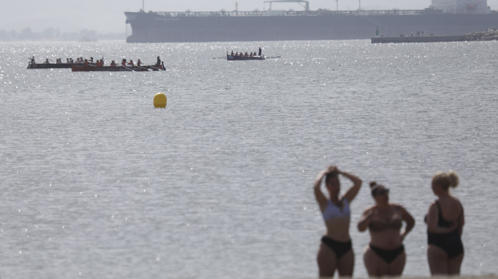 Las fotos de la primera jornada del Campeonato de España de remo en banco fijo LLaut de La Línea