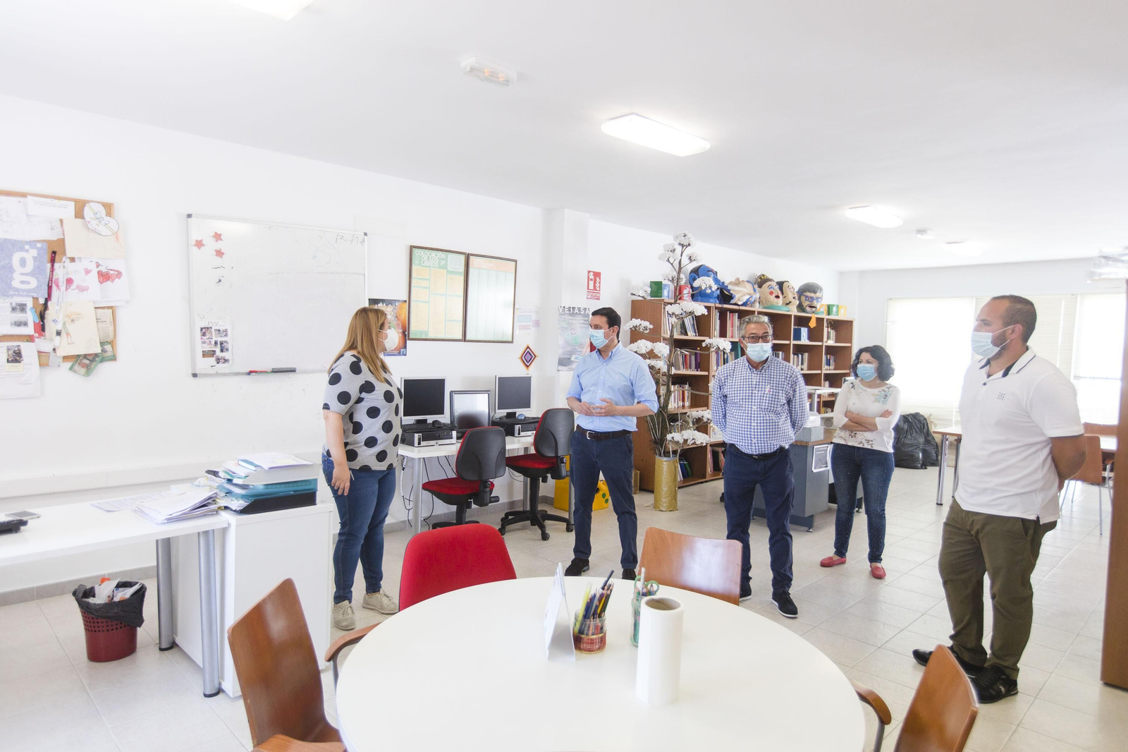 El presidente de Diputación visita el Centro Guadalinfo de Íllar.