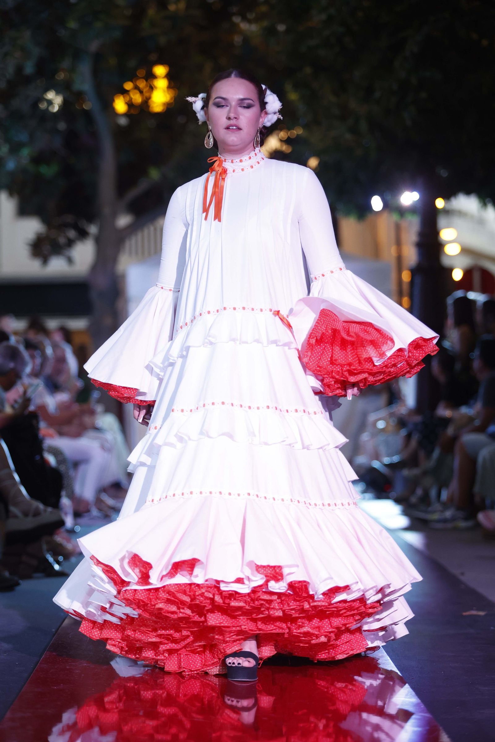 Las imágenes del Desfile de Jóvenes Diseñadores en la Plaza de la Magdalena