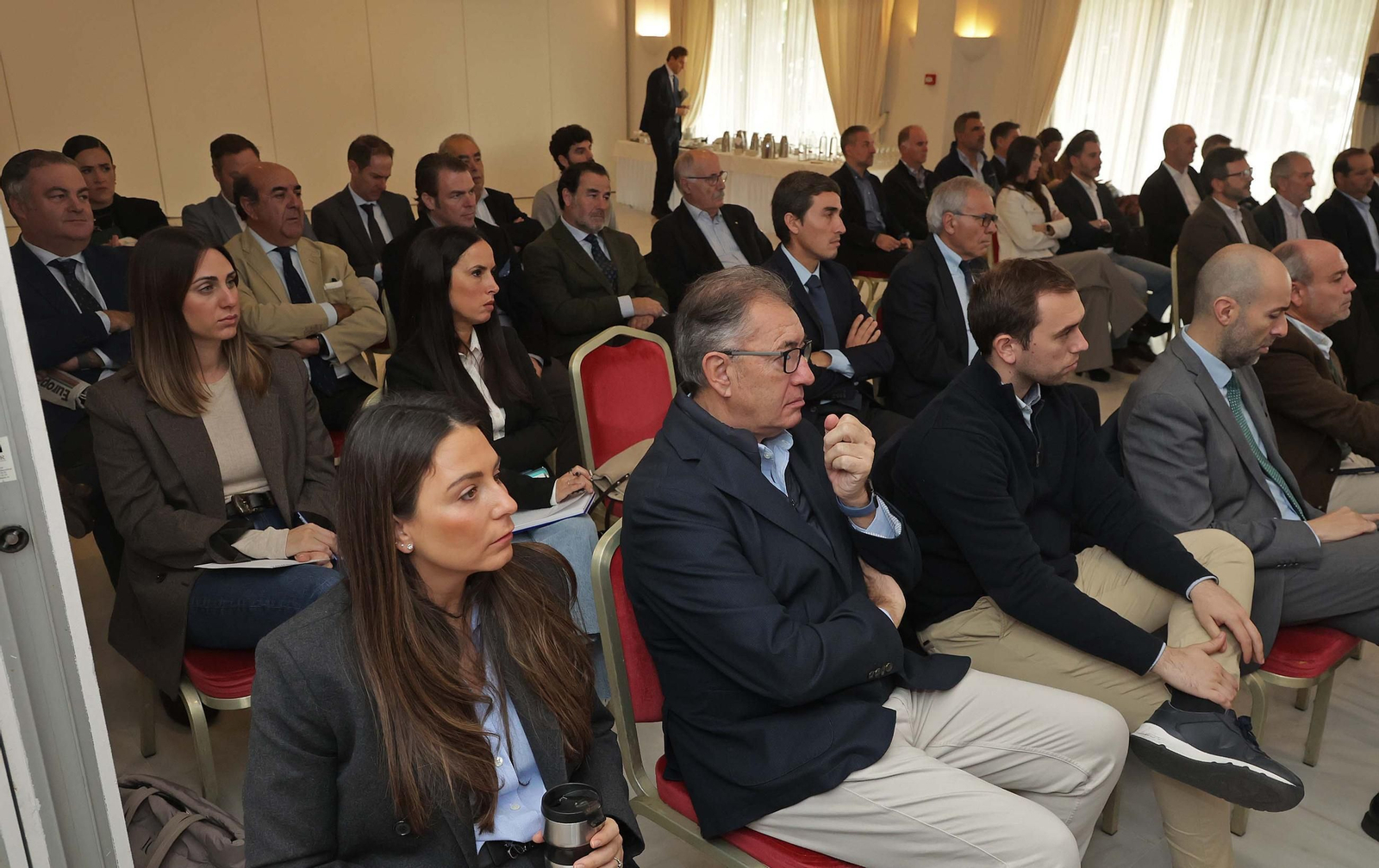 Fotos del Desayuno coloquio Nuevos retos del almacenamiento en la era de la bioenergía en Los Barrios y el Campo de Gibraltar de Europa Sur y Olivia Energy Group