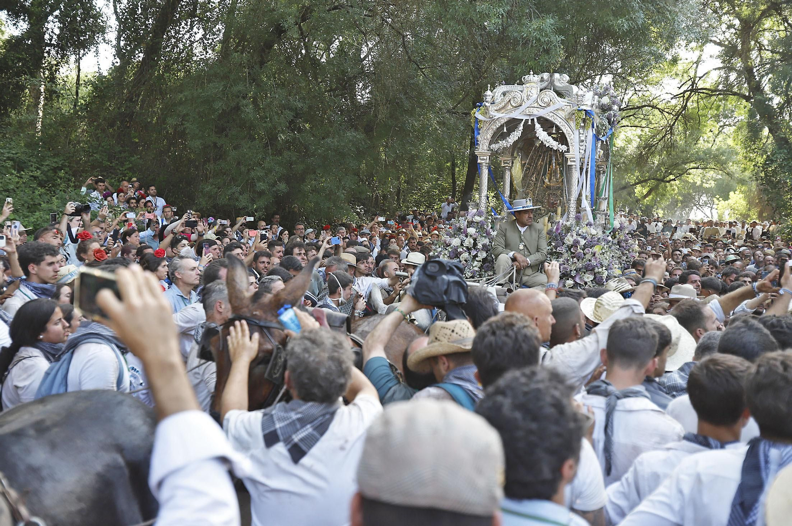 El Rocío 2023: Imágenes del Camino de la Hermandad del Rocío de Huelva