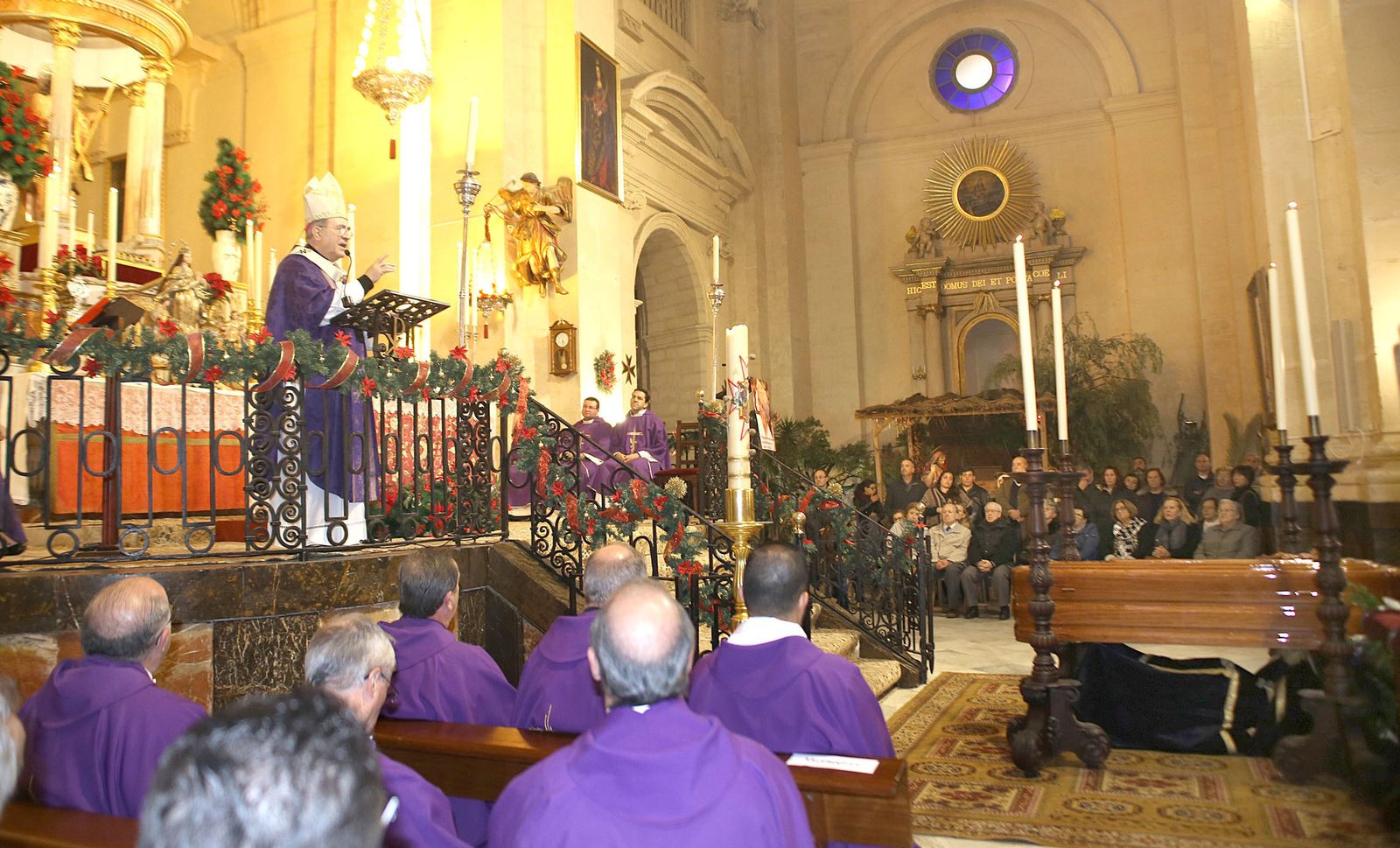 Multitudinaria despedida a la fundadora del Hogar de Nazaret