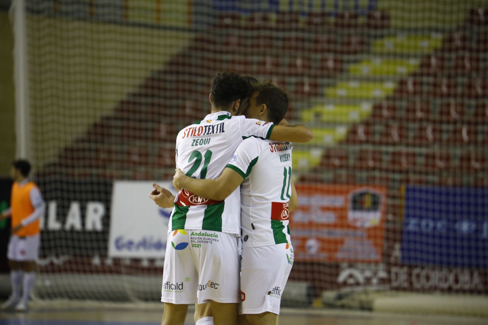 Las imágenes del triunfo del Córdoba Futsal ante O Parrulo