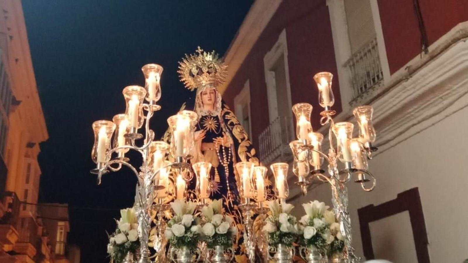 Rosario de antorchas de la Esperanza en San Fernando