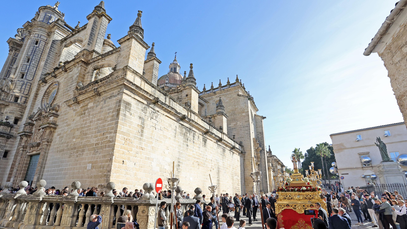 Procesión de la Virgen de la Inmaculada Concepción por las calle de Jerez