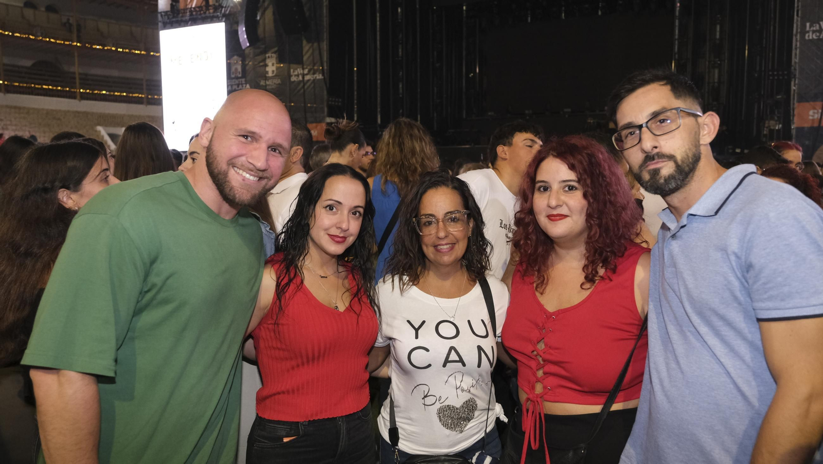 El concierto de Melendi llena de fans la Plaza de Toros de Almería, en imágenes