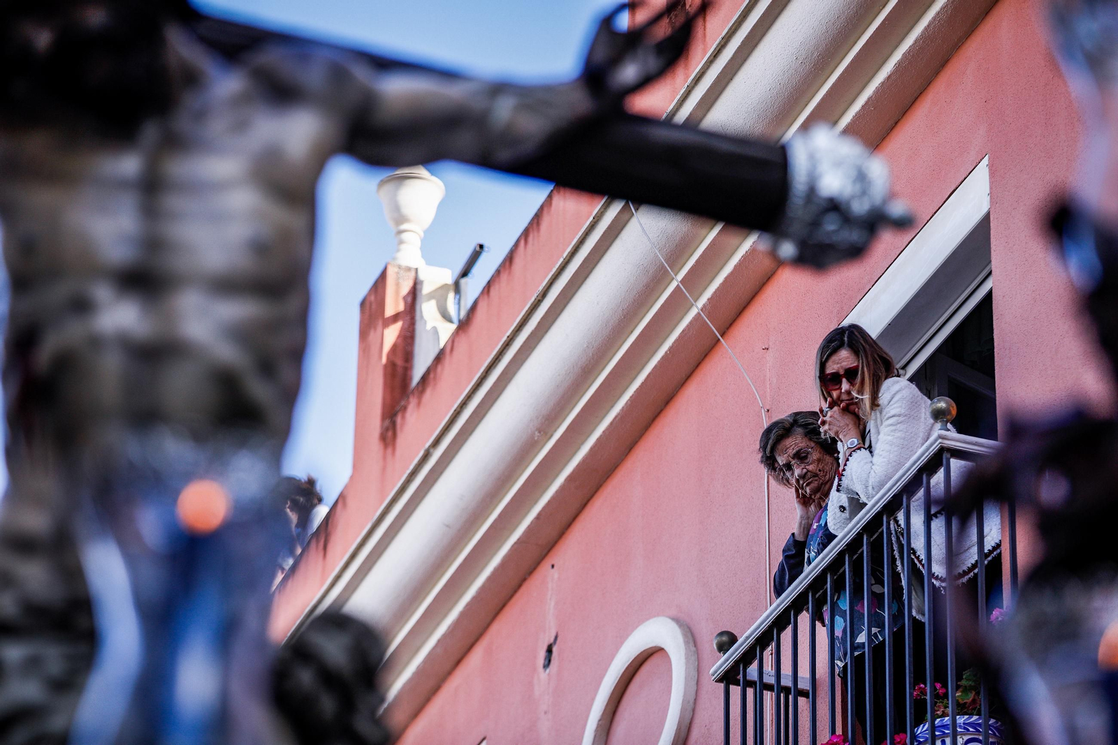 Imágenes de la salida de Desamparados en la Semana Santa de San Fernando 2025