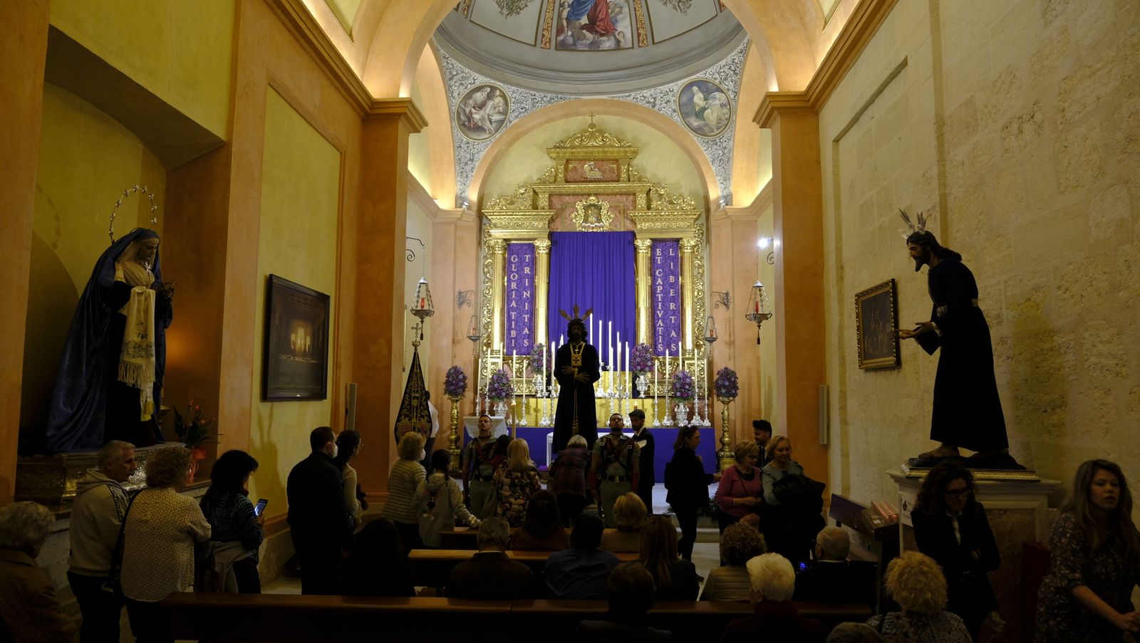 Imágenes del Besapiés de Jesús Cautivo de Medinaceli, en la Catedral de Almería