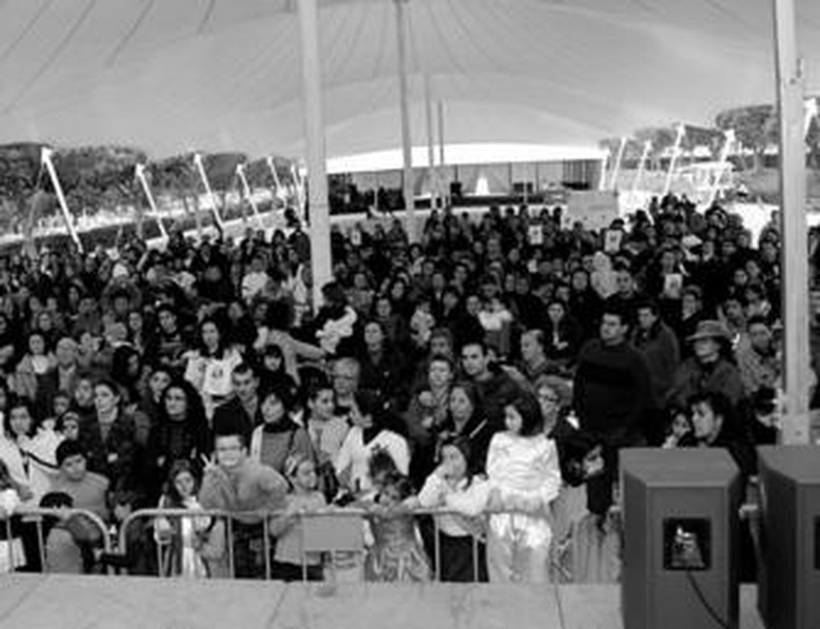 A la concentración de ayer en la avenida se sumaron los participantes en actividades del Carnaval.
