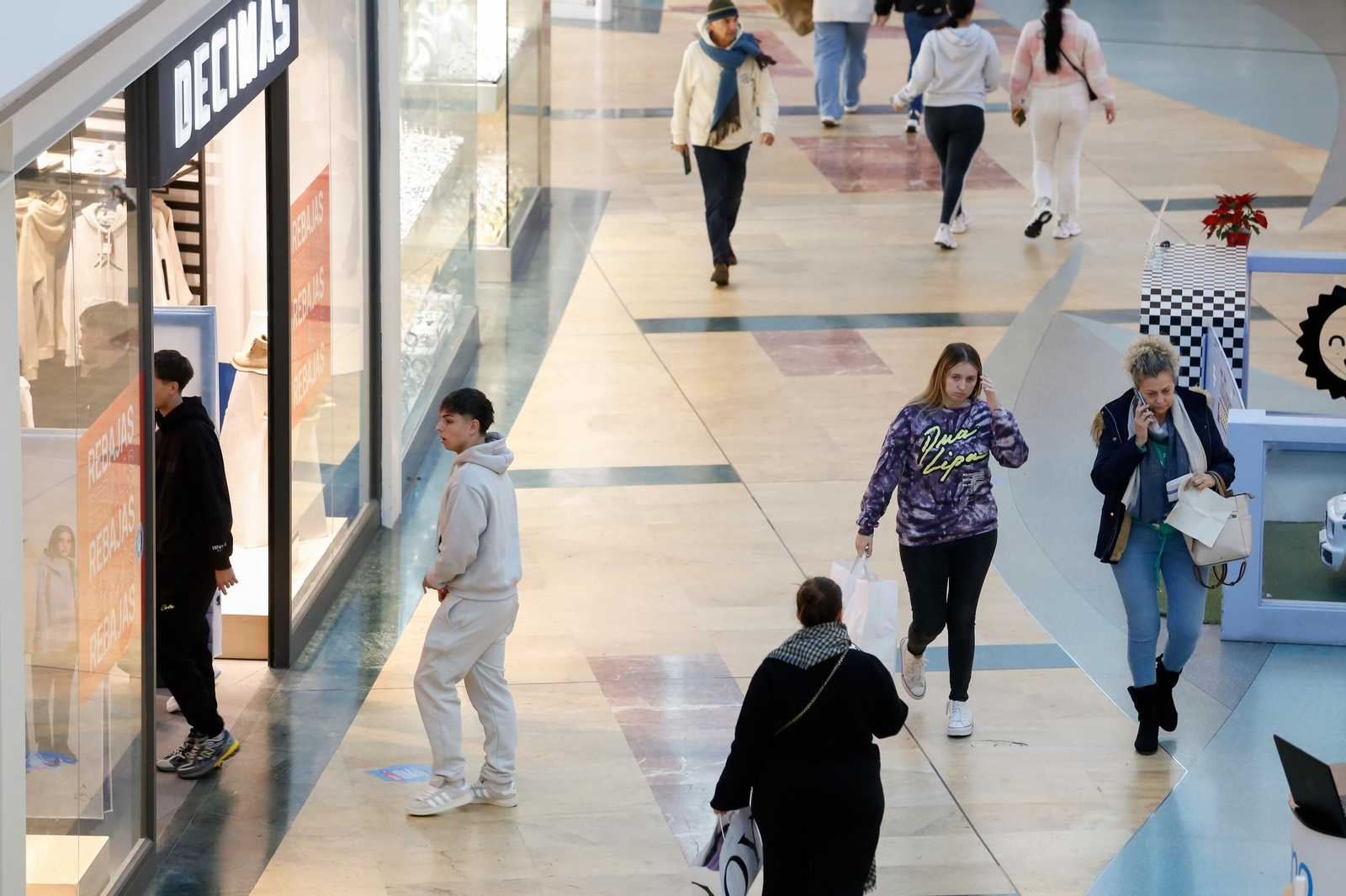 En imágenes, el inicio de las rebajas de enero en el Campo de Gibraltar