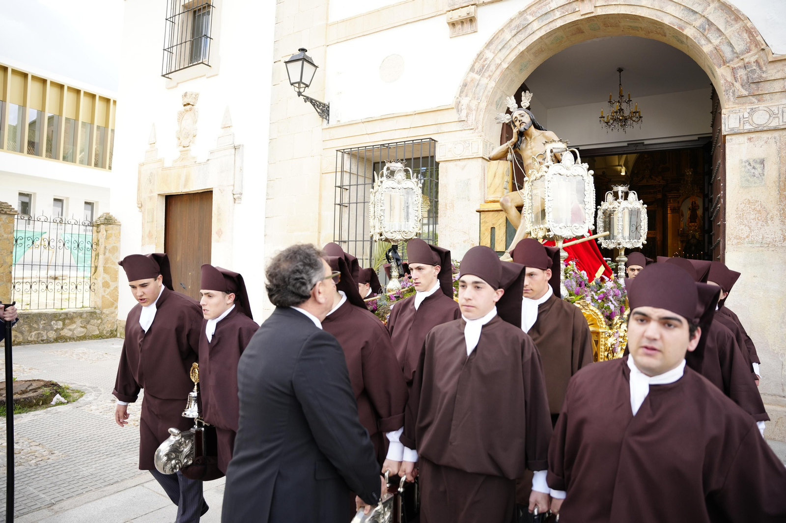 Martes Santo en Lucena: Las procesiones del Carmen, Servitas y Amor y Paz, en imágenes