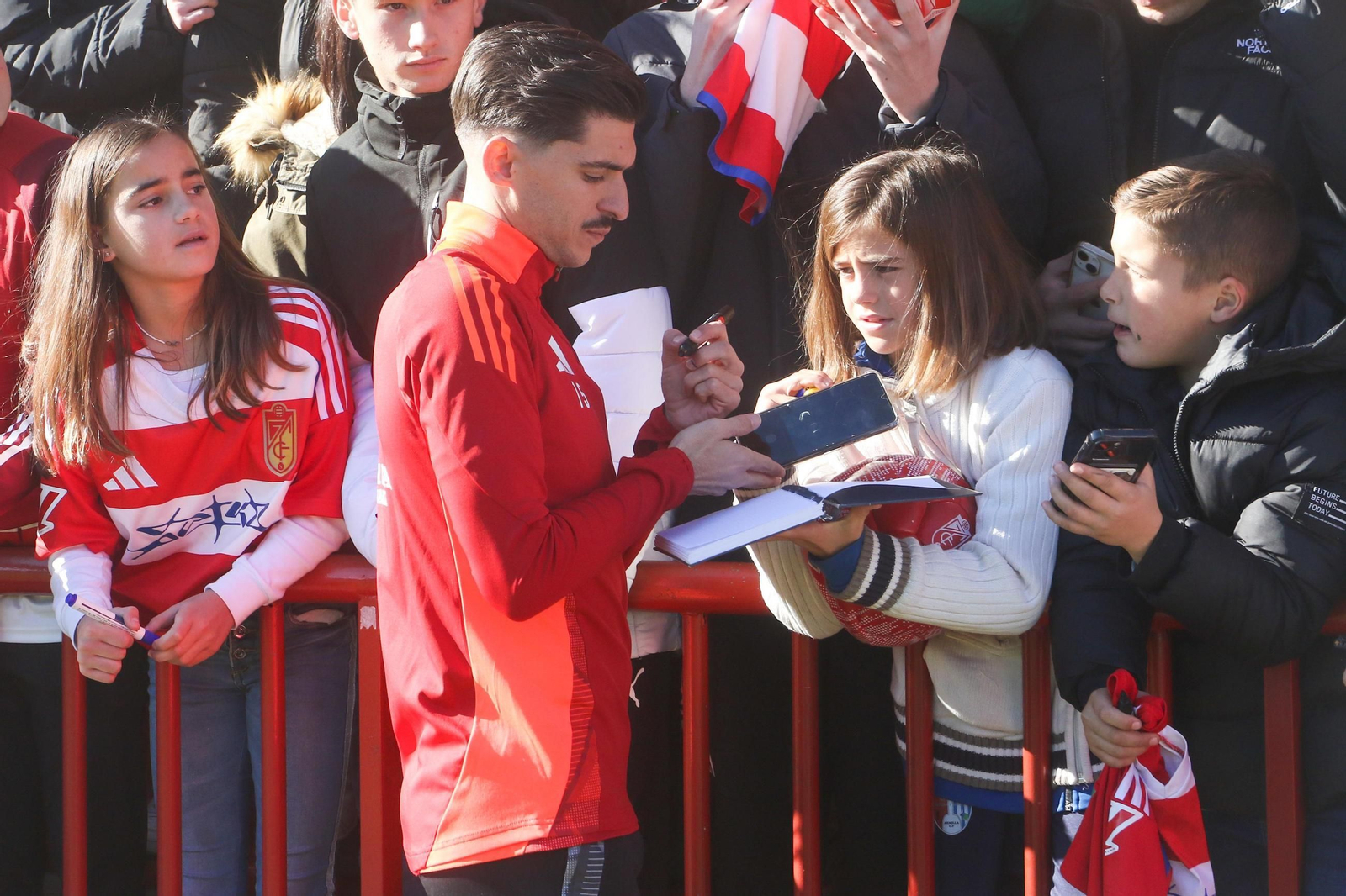 Encuéntrate en Los Cármenes en el entreno del Granada CF
