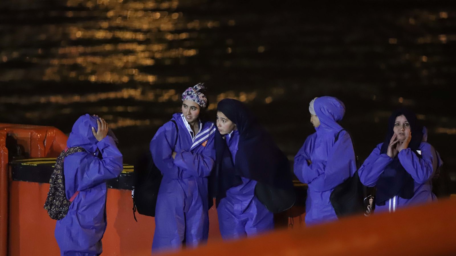 Imágenes de los 85 migrantes rescatados