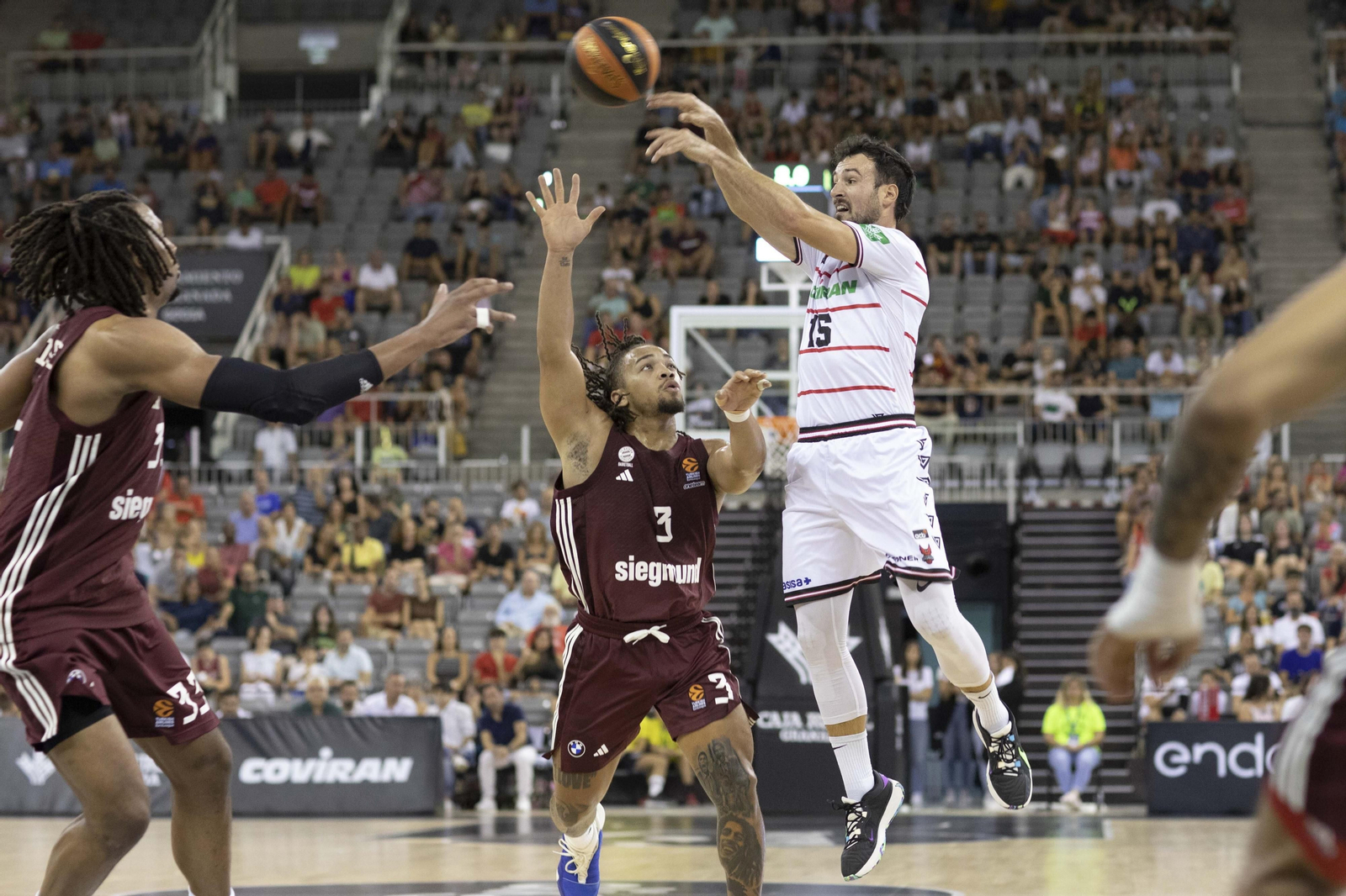 Las mejores imágenes del Covirán Granada-Bayern de Múnich