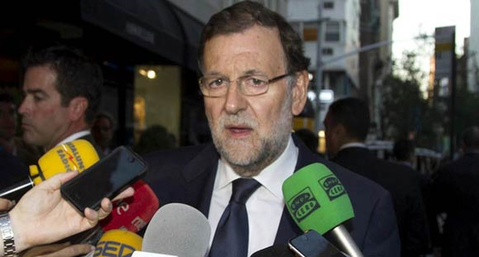 Rajoy responde de forma tajante a Bruselas: "España no incumplirá el déficit"
