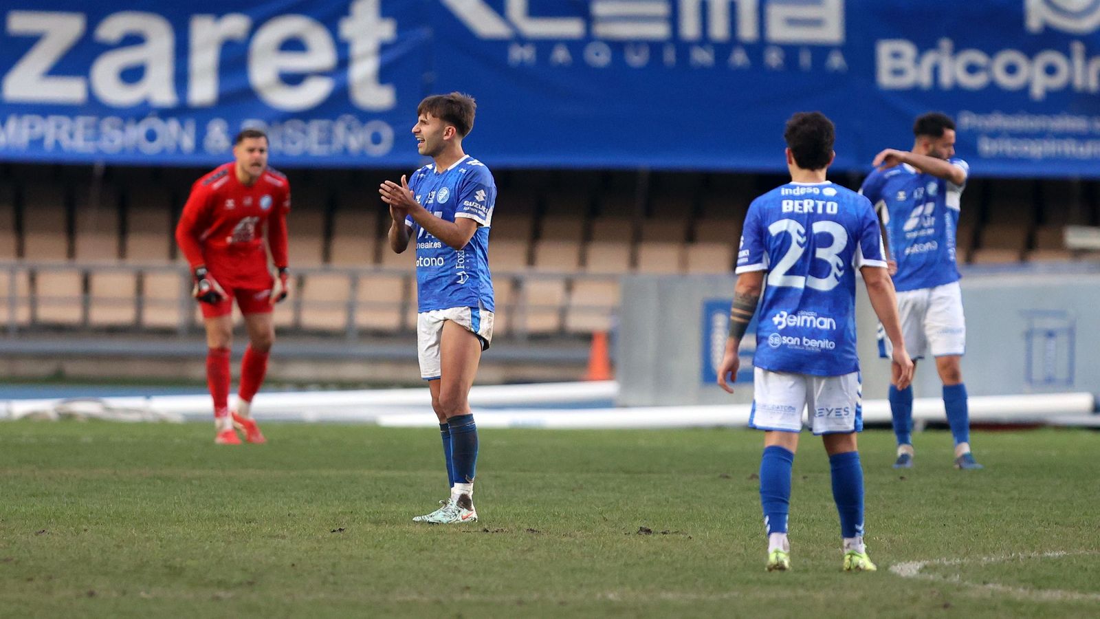 Imágenes del Xerez DFC contra el UCAM Murcia CF en Chapín