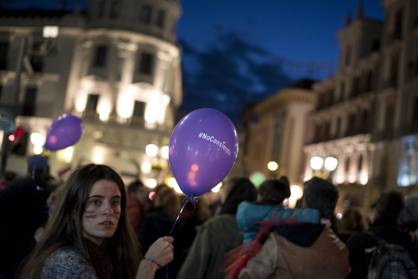 Granada se tiñe de morado con la ola feminista
