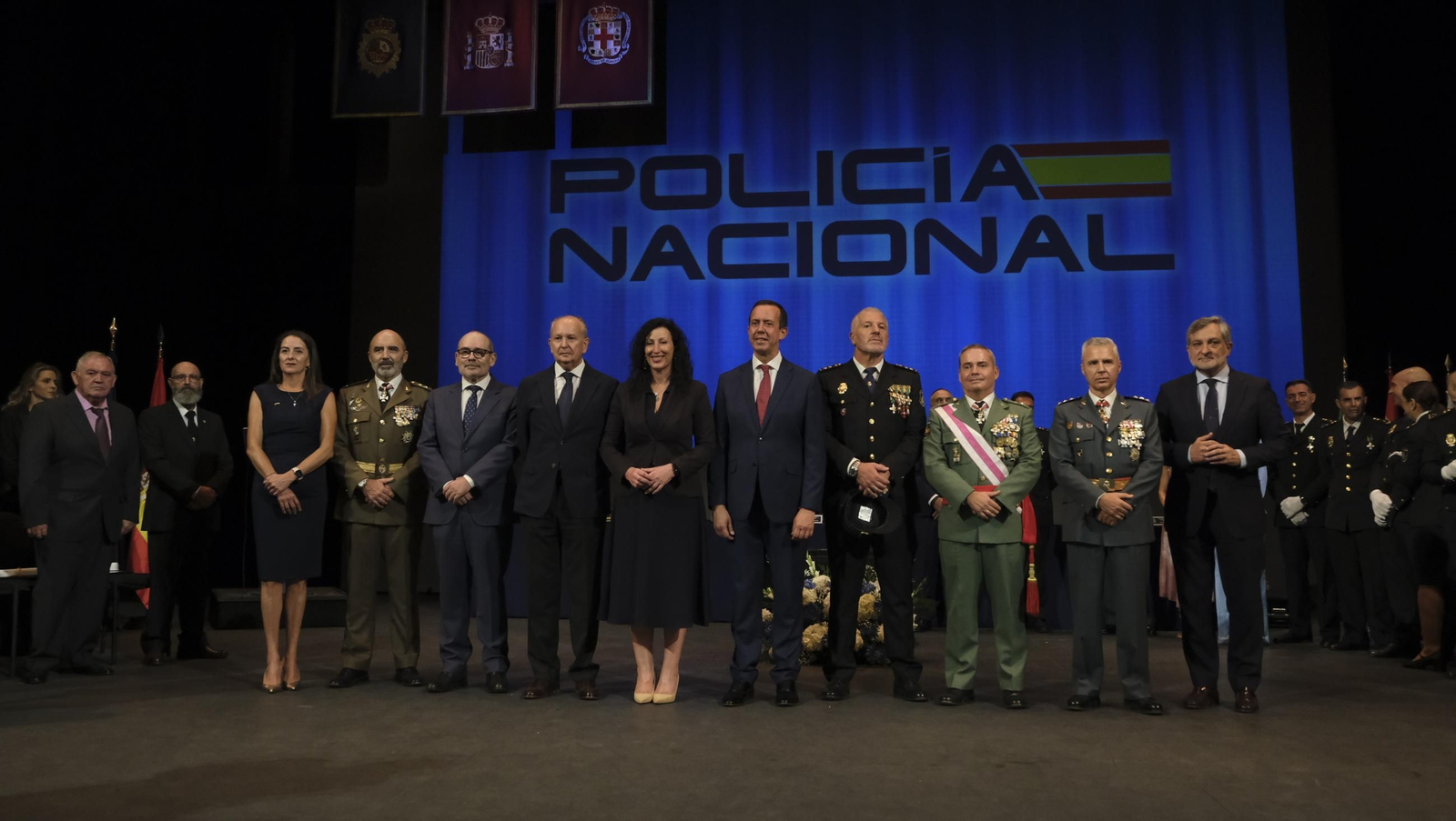 Así ha sido la celebración del Día de la Policía Nacional de Almería en el Maestro Padilla, en imágenes