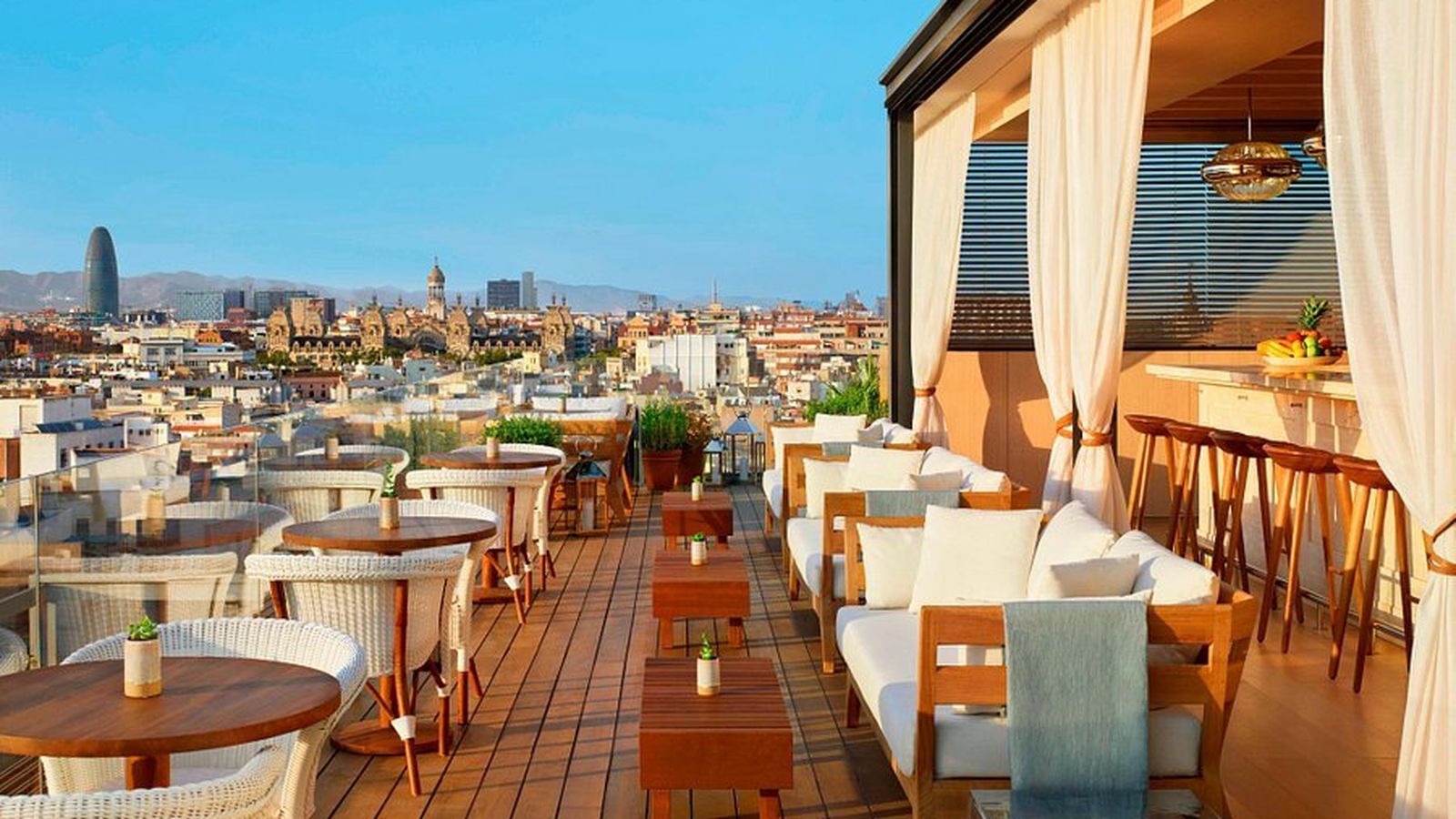 Terraza-bar del hotel.