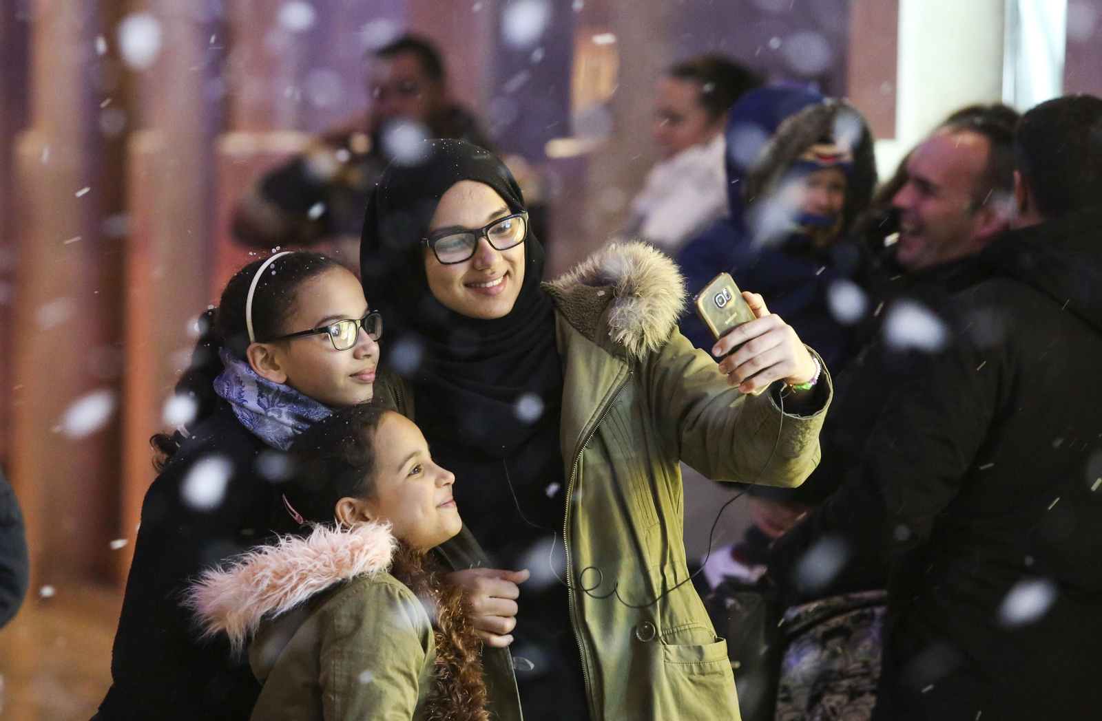 La nieve vuelve a la Plaza de las Flores