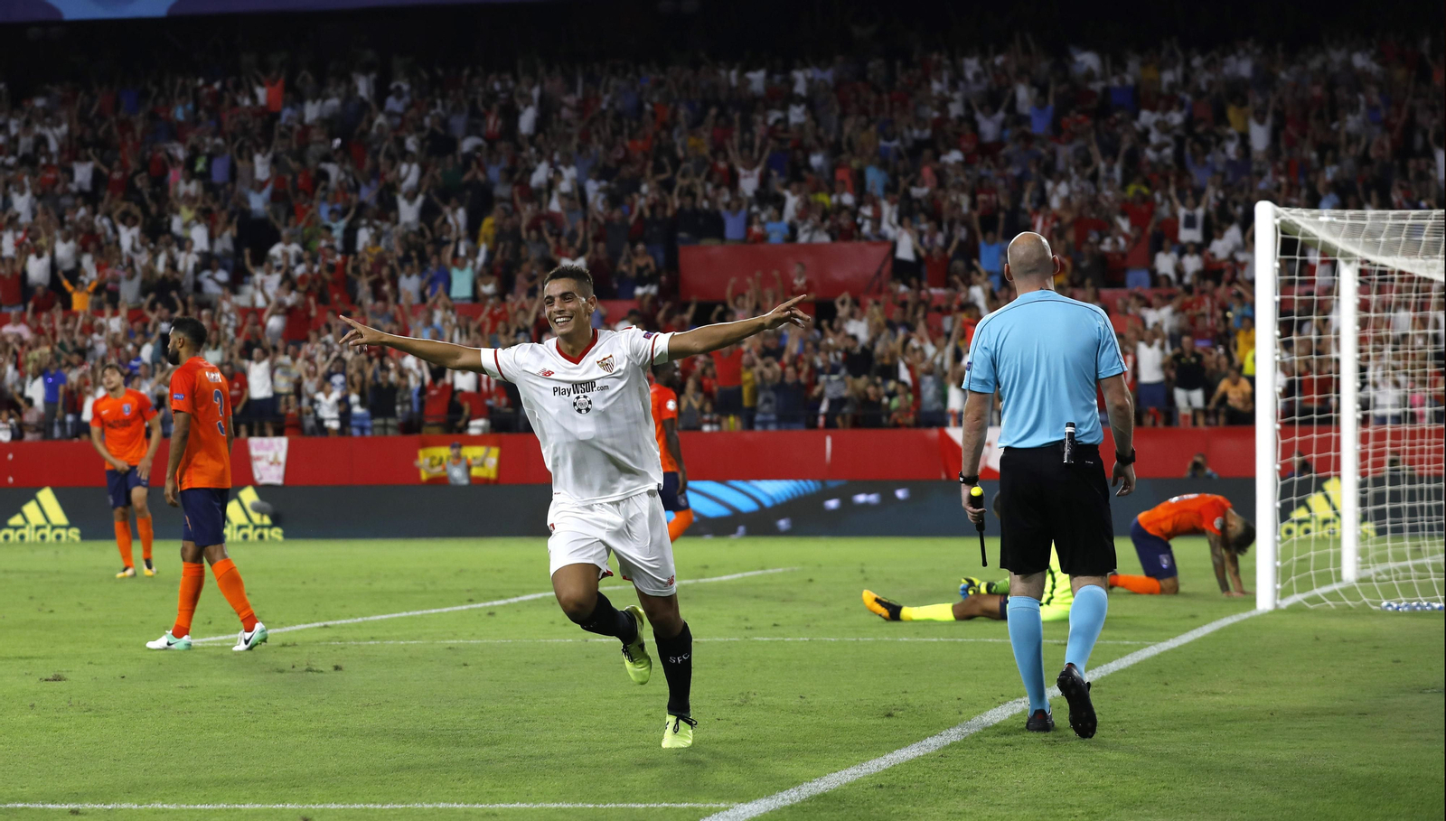 Las imágenes del Sevilla-Basaksehir