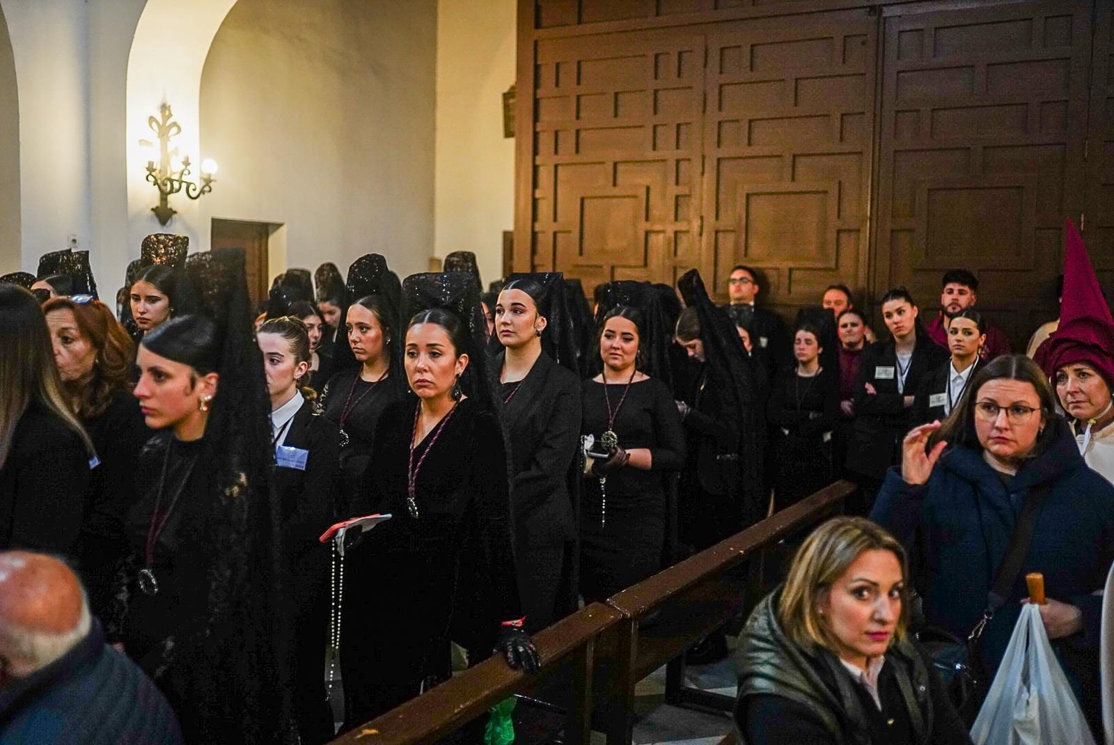 Fotos: Desolación bajo la lluvia en el Zaidín:  Trabajo y Luz suspende su estación de penitencia
