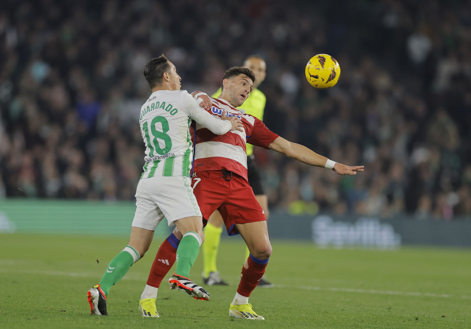 Lucas Boyé es uno de los que tienen cuatro cartulinas amarillas.