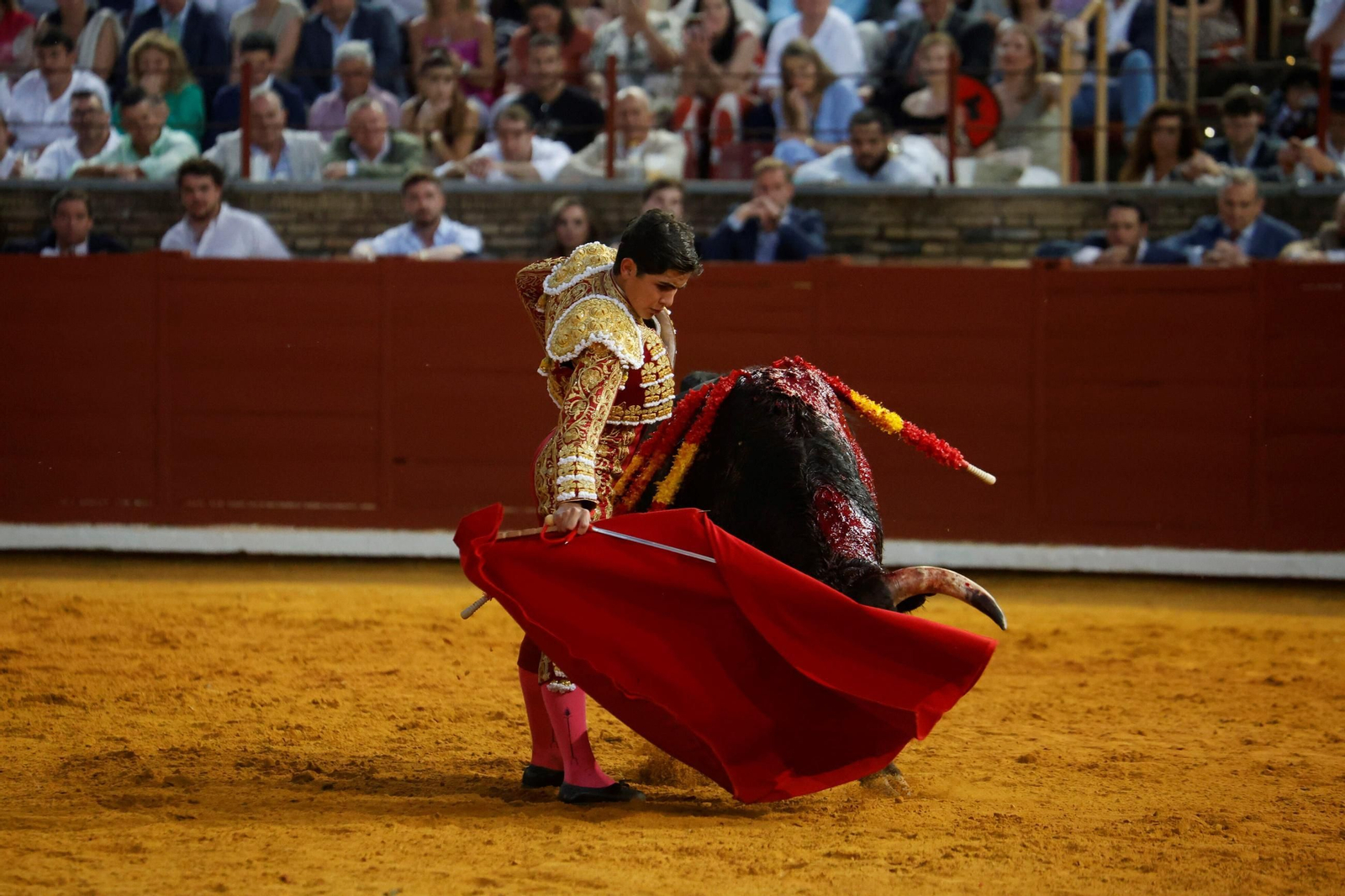Manuel Román, Juan Ortega y Roca Rey, en la plaza de toros de Córdoba
