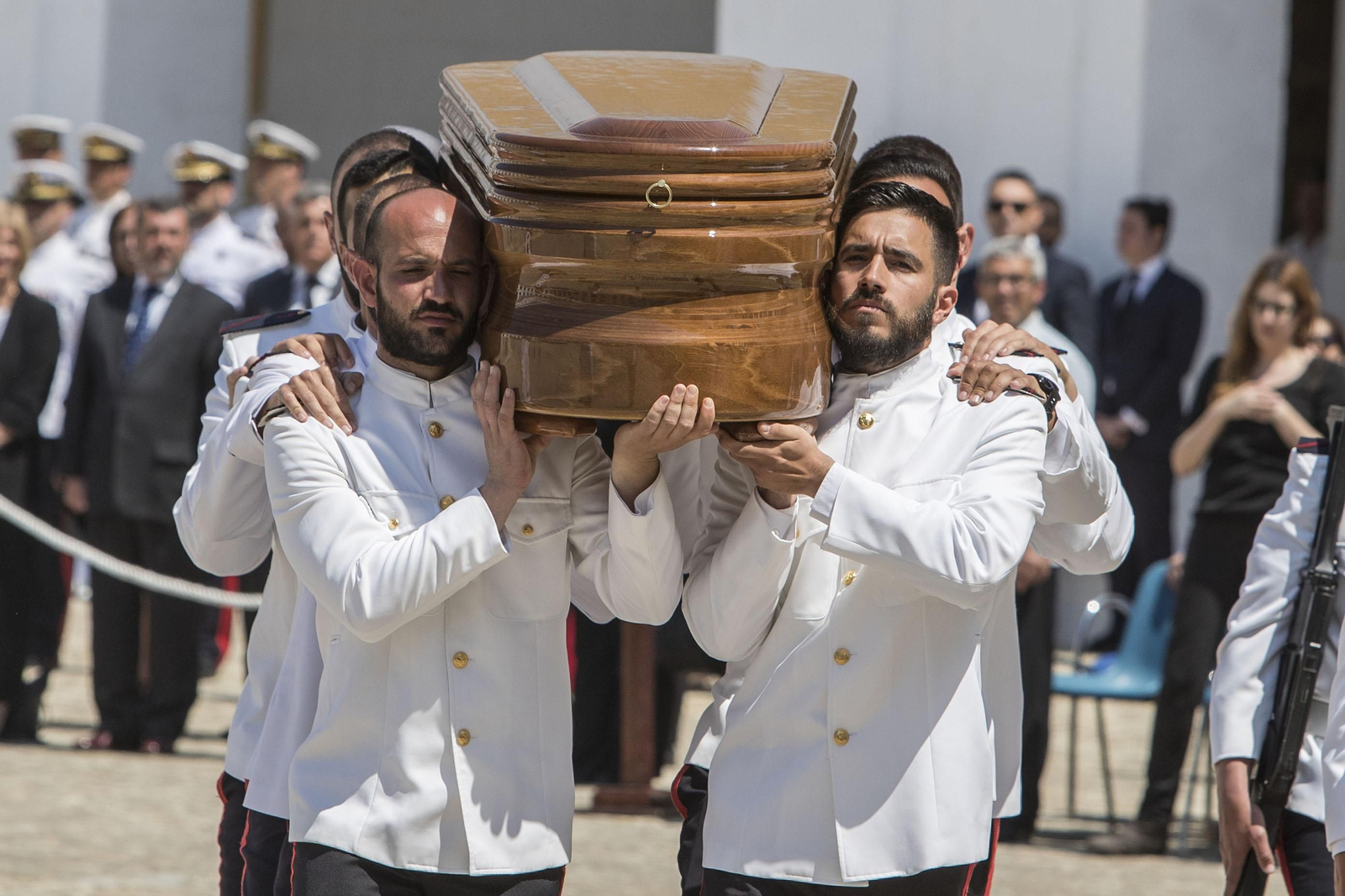 Imágenes del funeral en San Fernando