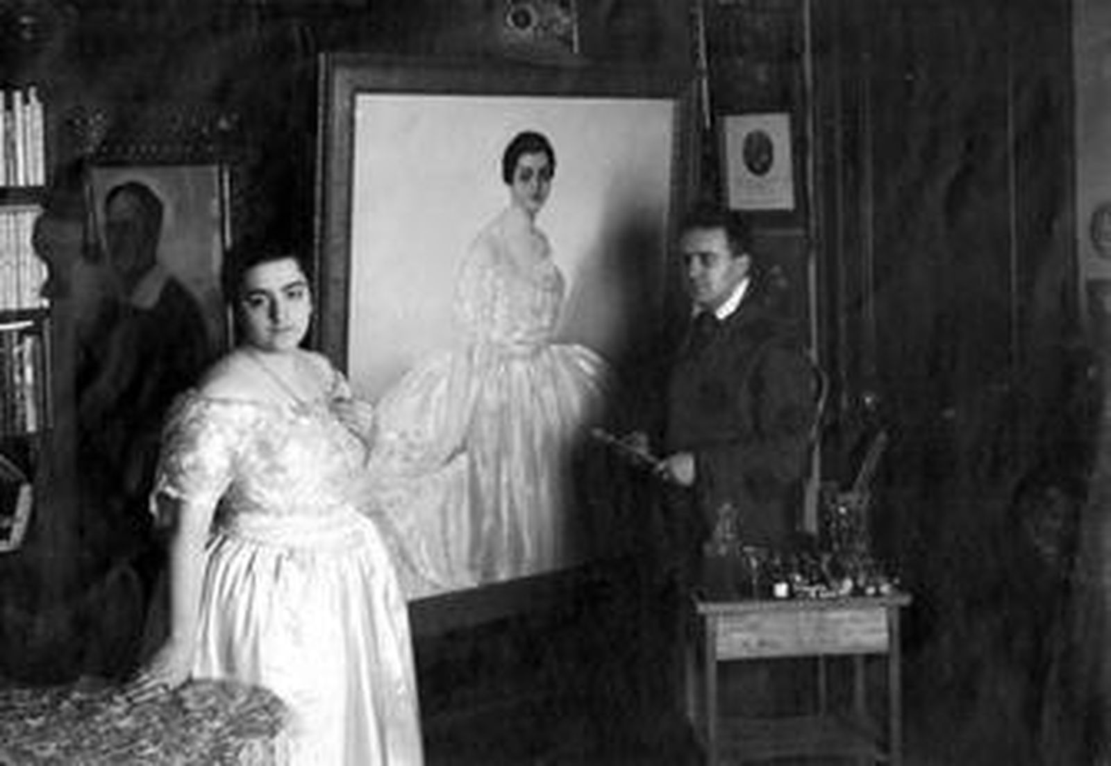 Enrique Ochoa retratando a su esposa Julia en 1922.