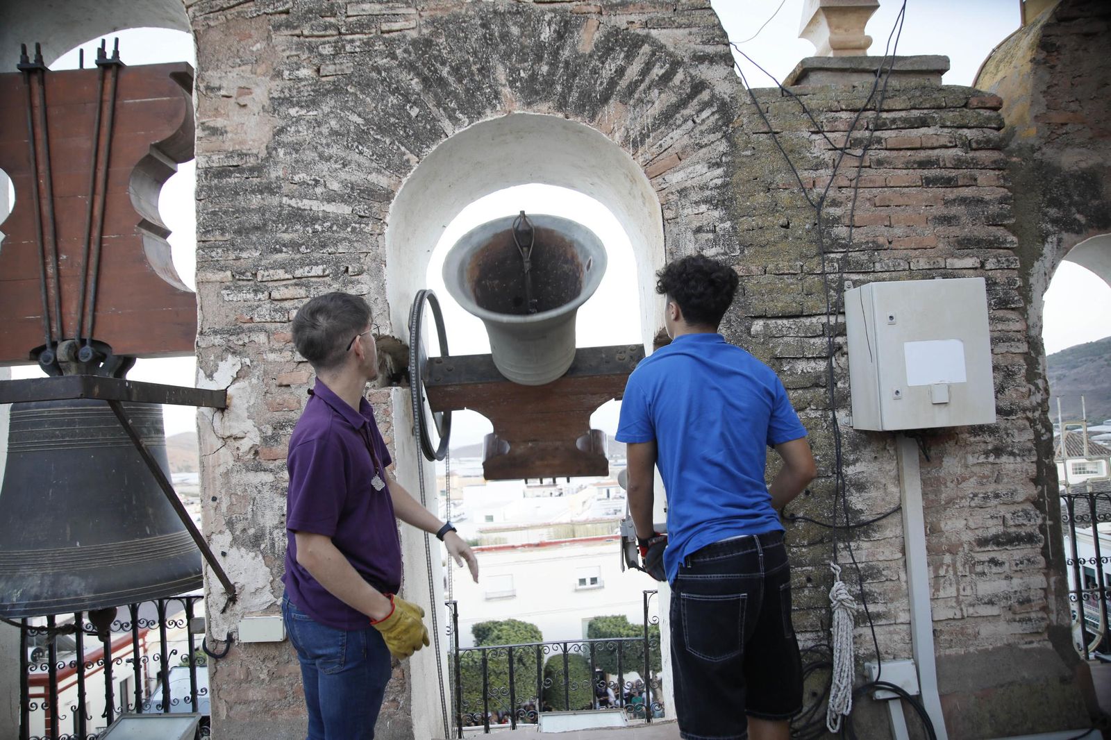Las imágenes de la misa vespertina y procesión del Cristo de la Luz de Dalías