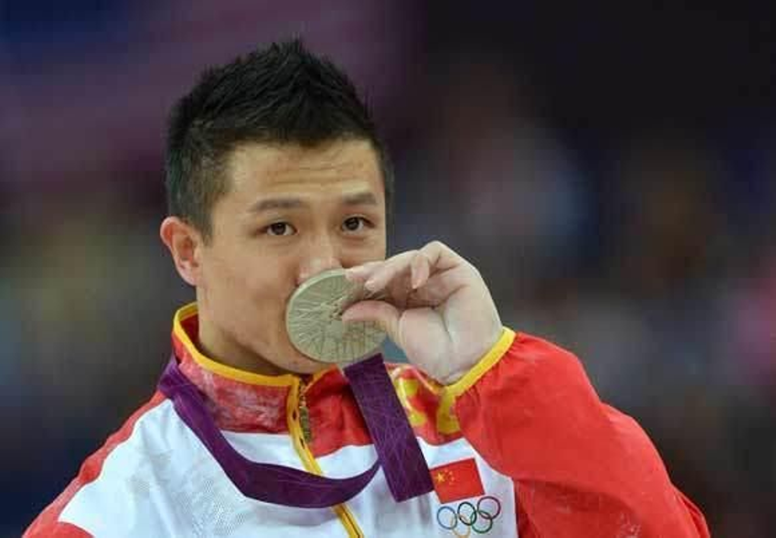 Chen Yibing, el 'rey de las anillas', se retira tras una amarga plata
