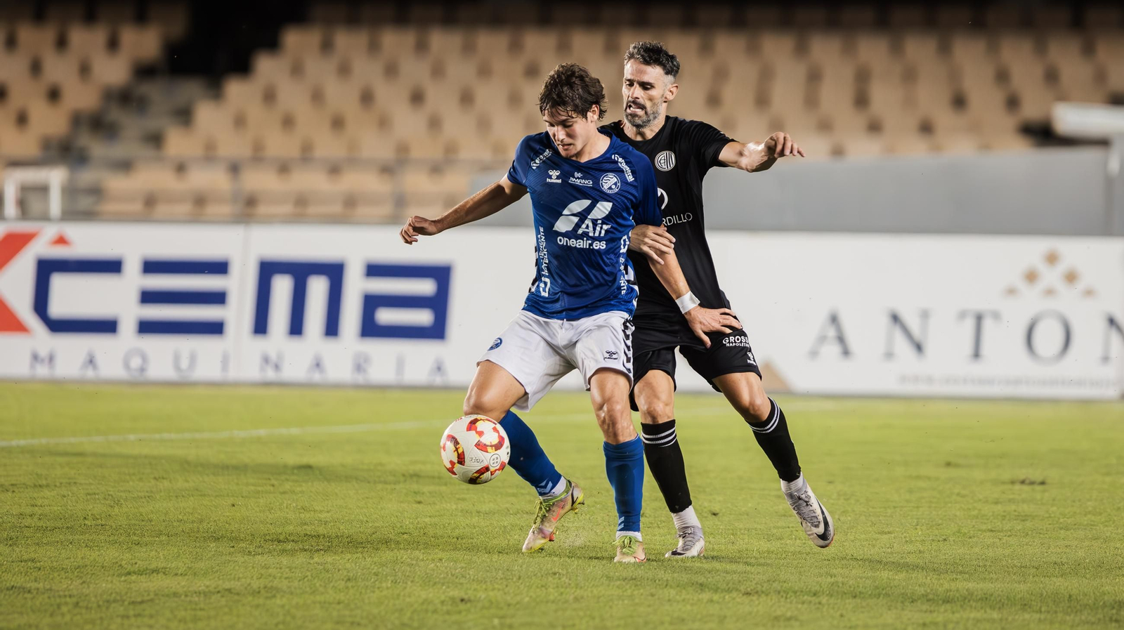 Imágenes del triunfo del Xerez DFC en el 34 Trofeo de la Vendimia