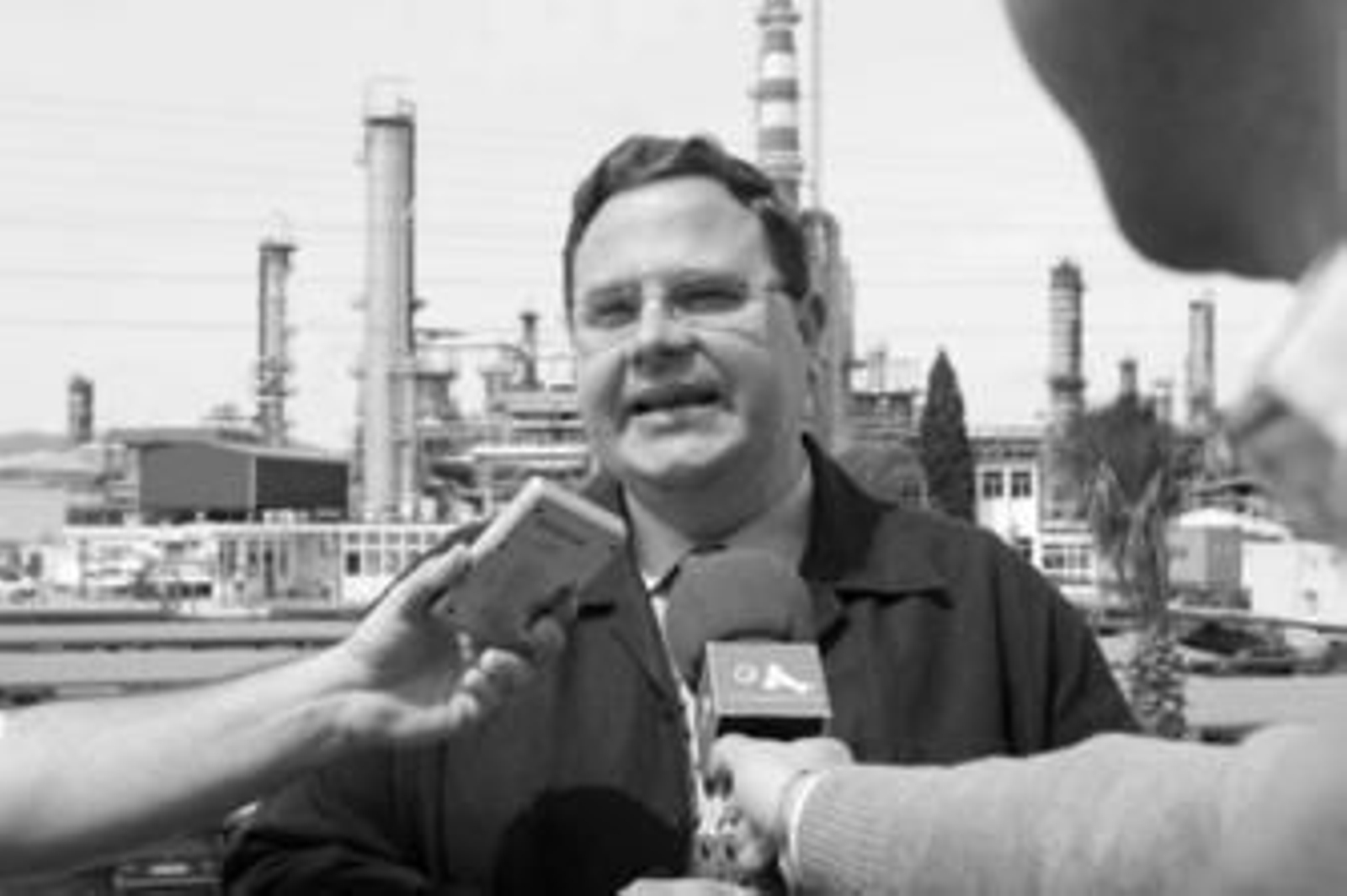 El director de la planta, Miguel Ángel Calderón, ayer en Petresa.