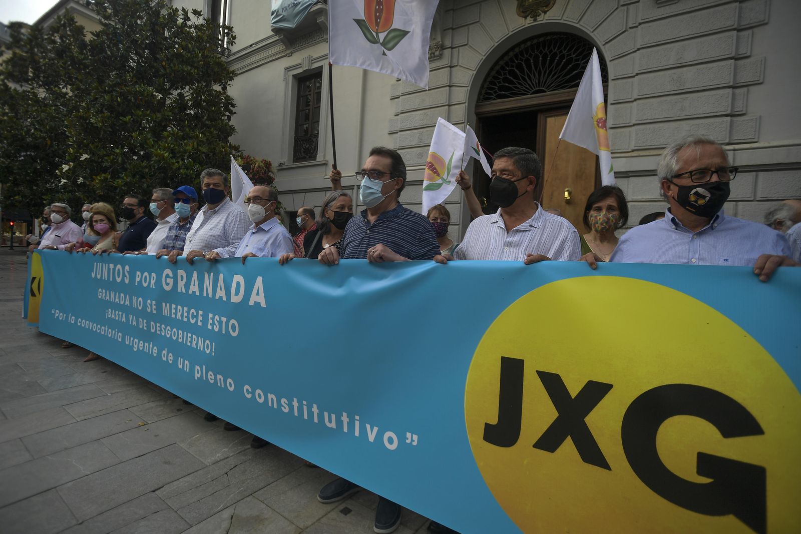 La concentración para pedir un nuevo gobierno municipal en Granada, en imágenes