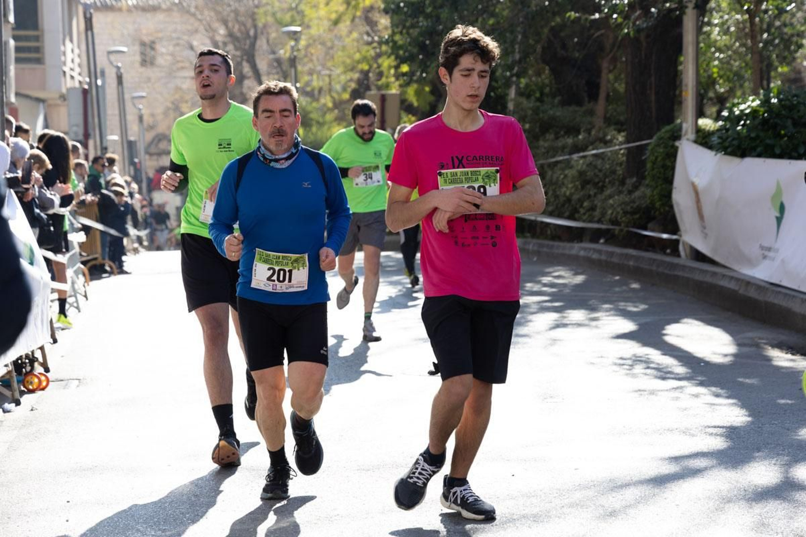 Deporte y solidaridad se unen en la IV Carrera Popular IES San Juan Bosco, en imágenes