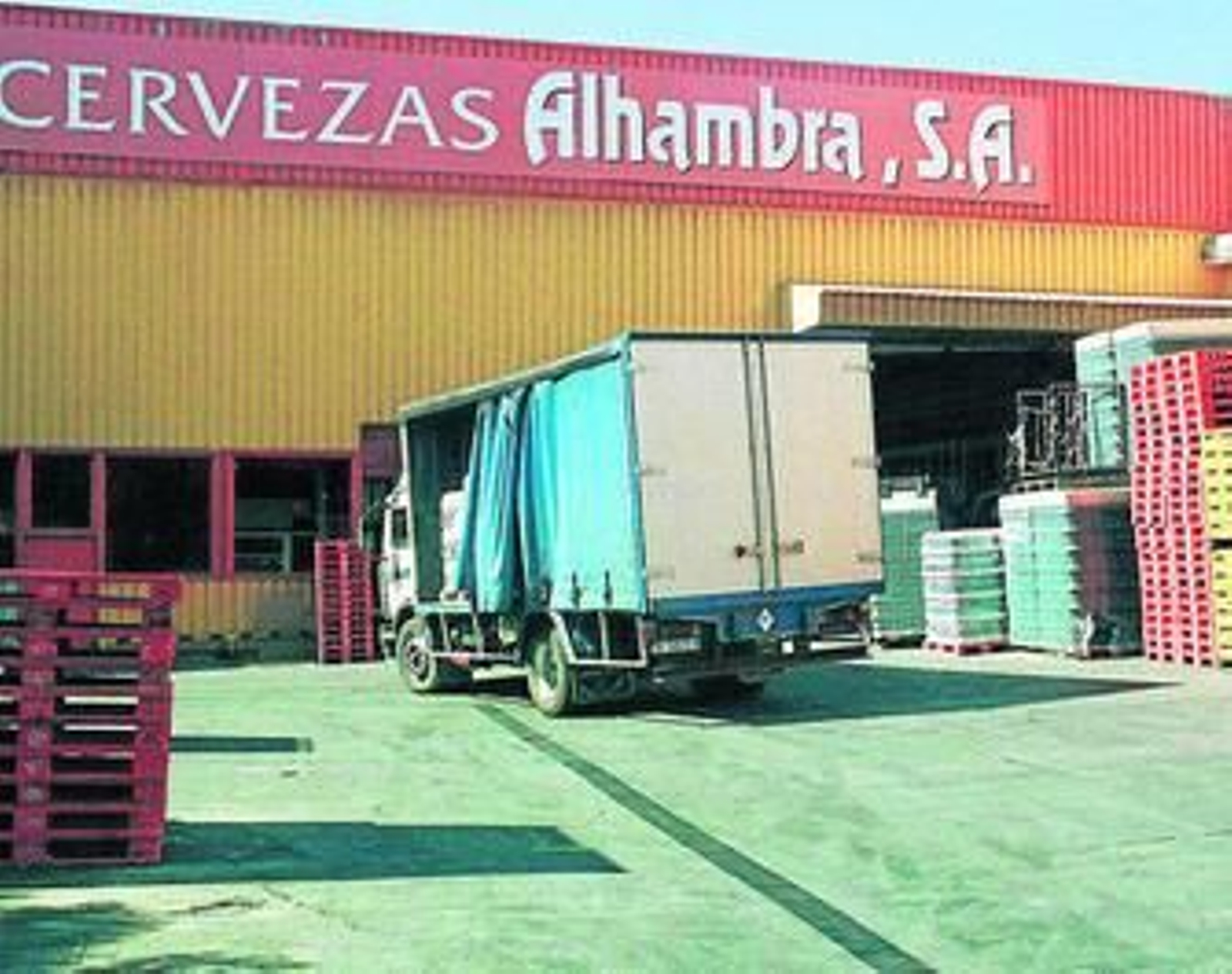 El convenio se aplicará también a las otras dos empresas que componen el Grupo Alhambra en Granada.