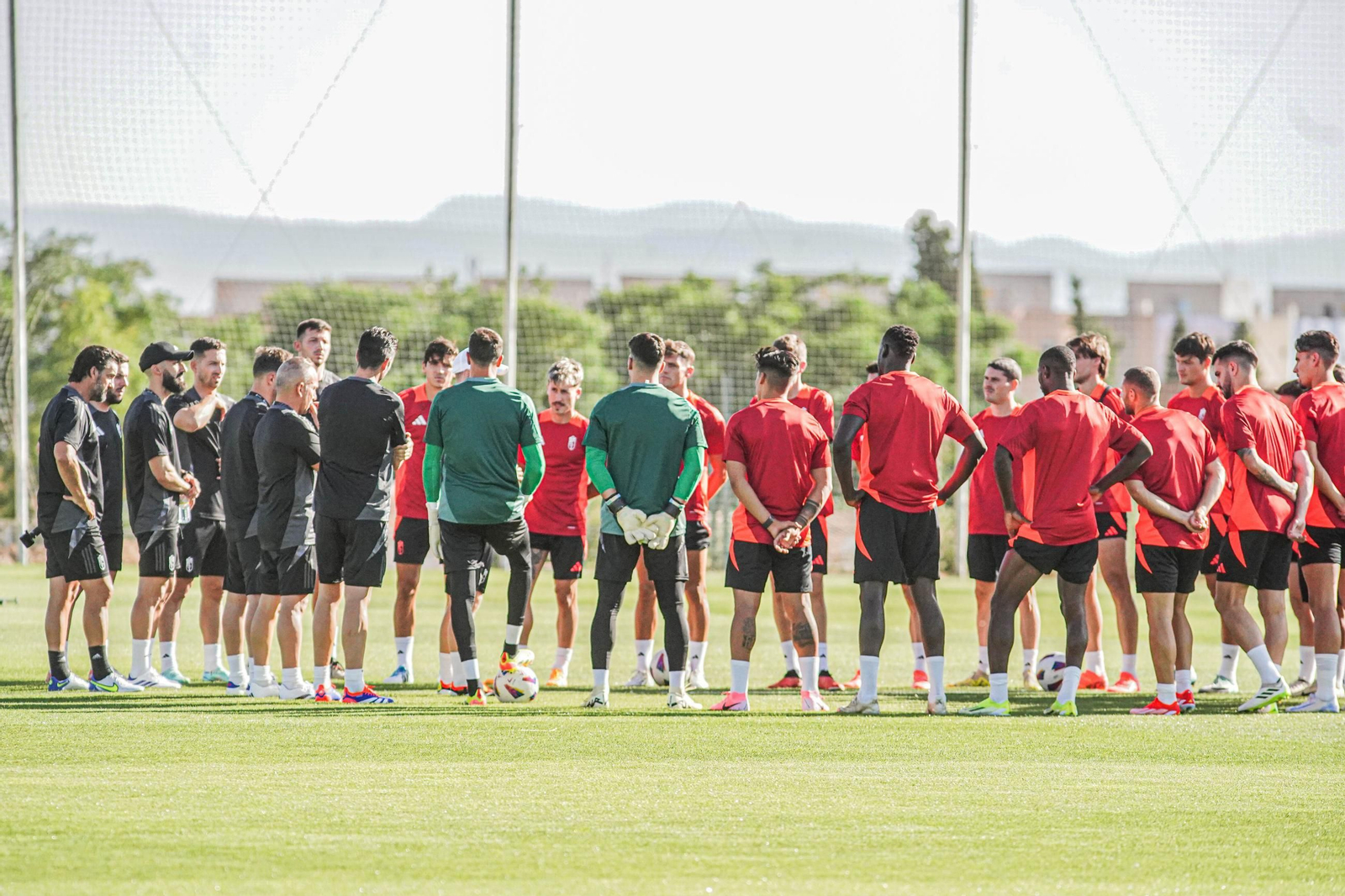 Los rojiblancos realizarán la pretemporada casi en su totalidad en la Ciudad Deportiva. Los rojiblancos realizarán la pretemporada casi en su totalidad en la Ciudad Deportiva.