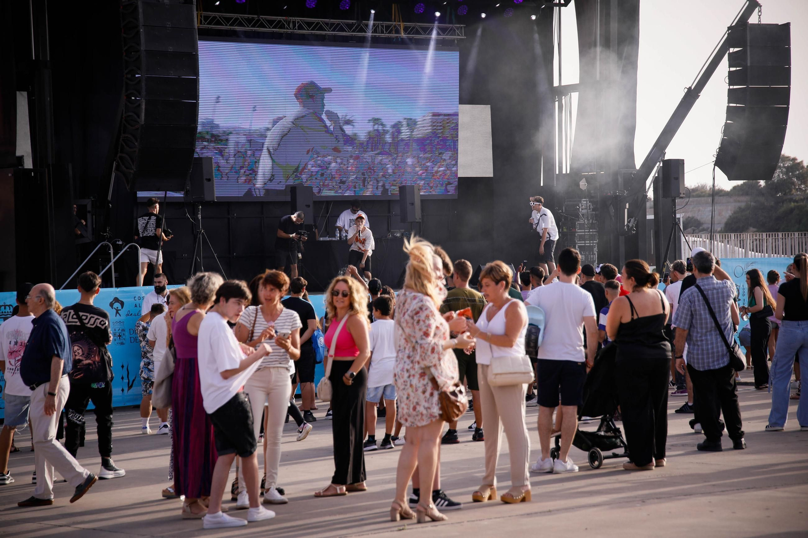 Imágenes del Festival AlmeriArt en el Parque de las Almadrabillas