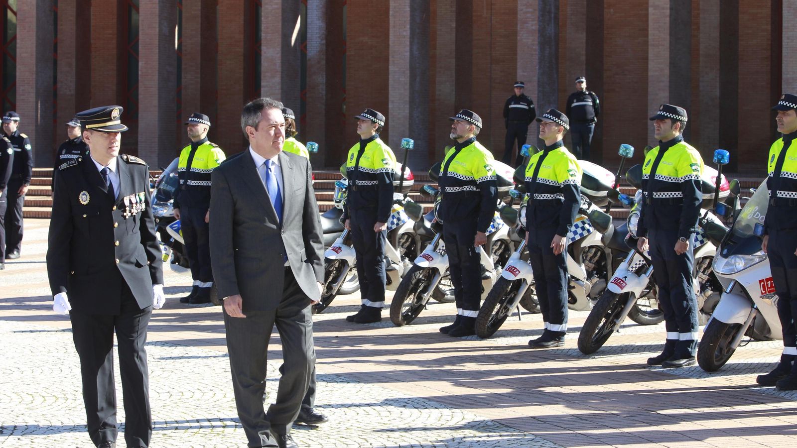 Pablo Mariano Ruiz-Berdejo Ferrari, junto con Juan Espadas.