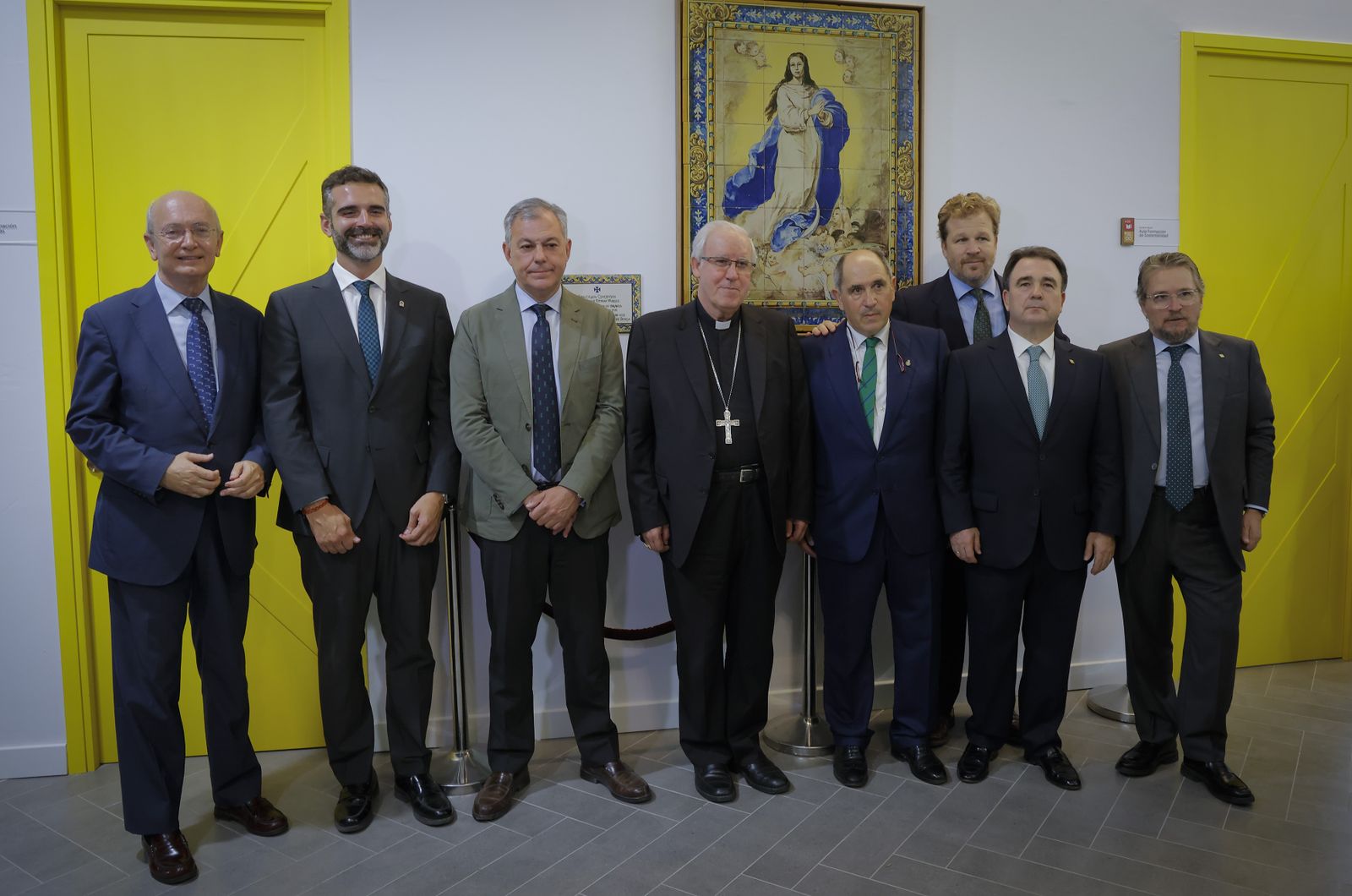 De izquierda a derecha, Luis Miguel Pons, Ramón Fernández Pacheco, José Luis Sanz, José Ángel Saiz Meneses, Vicente Martín, Julio Martín, Justo Martín y Jerónimo Martín.