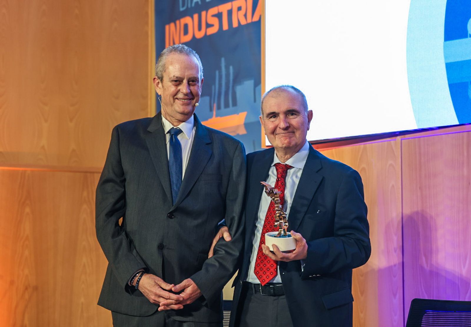 Fotografías del Día de la Industria en Andalucía 2026 y entrega el Premio Aiqbe a la Trayectoria Industrial a Juan Manuel Díaz del Valle