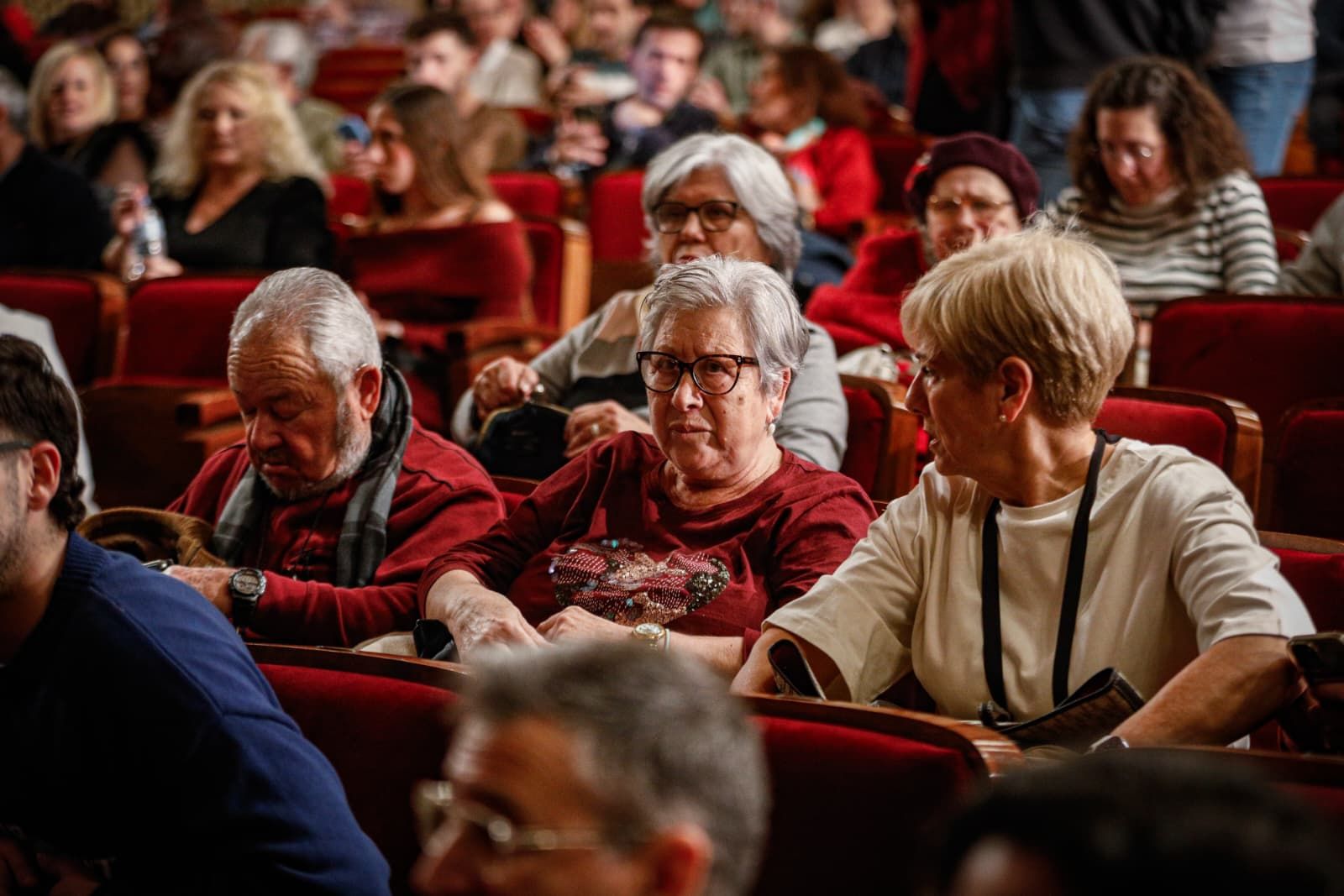 Búscate entre las mejores imágenes de la primera sesión de cuartos del COAC 2026