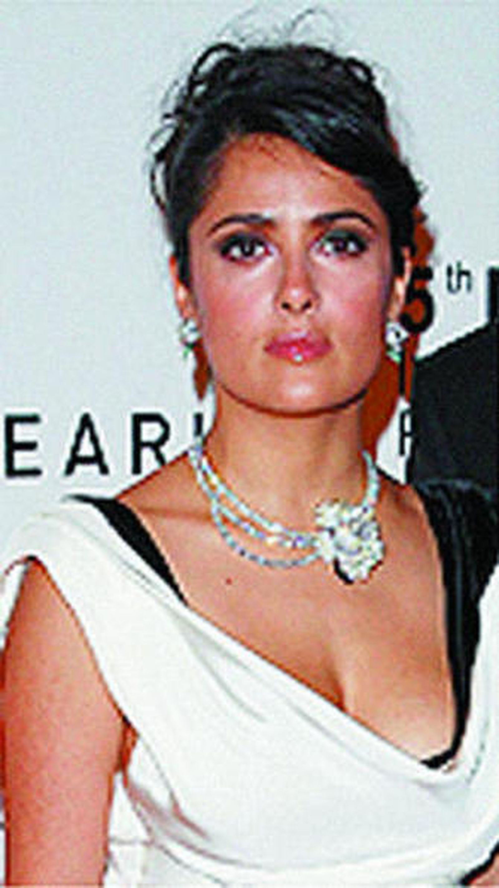 La 'humilde' re-boda de Salma Hayek