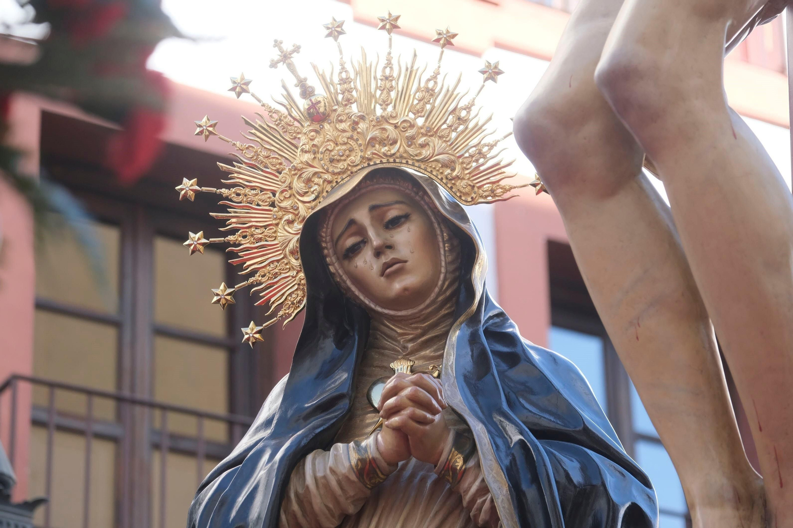 Jueves Santo en Córdoba: la procesión de la Caridad, en imágenes