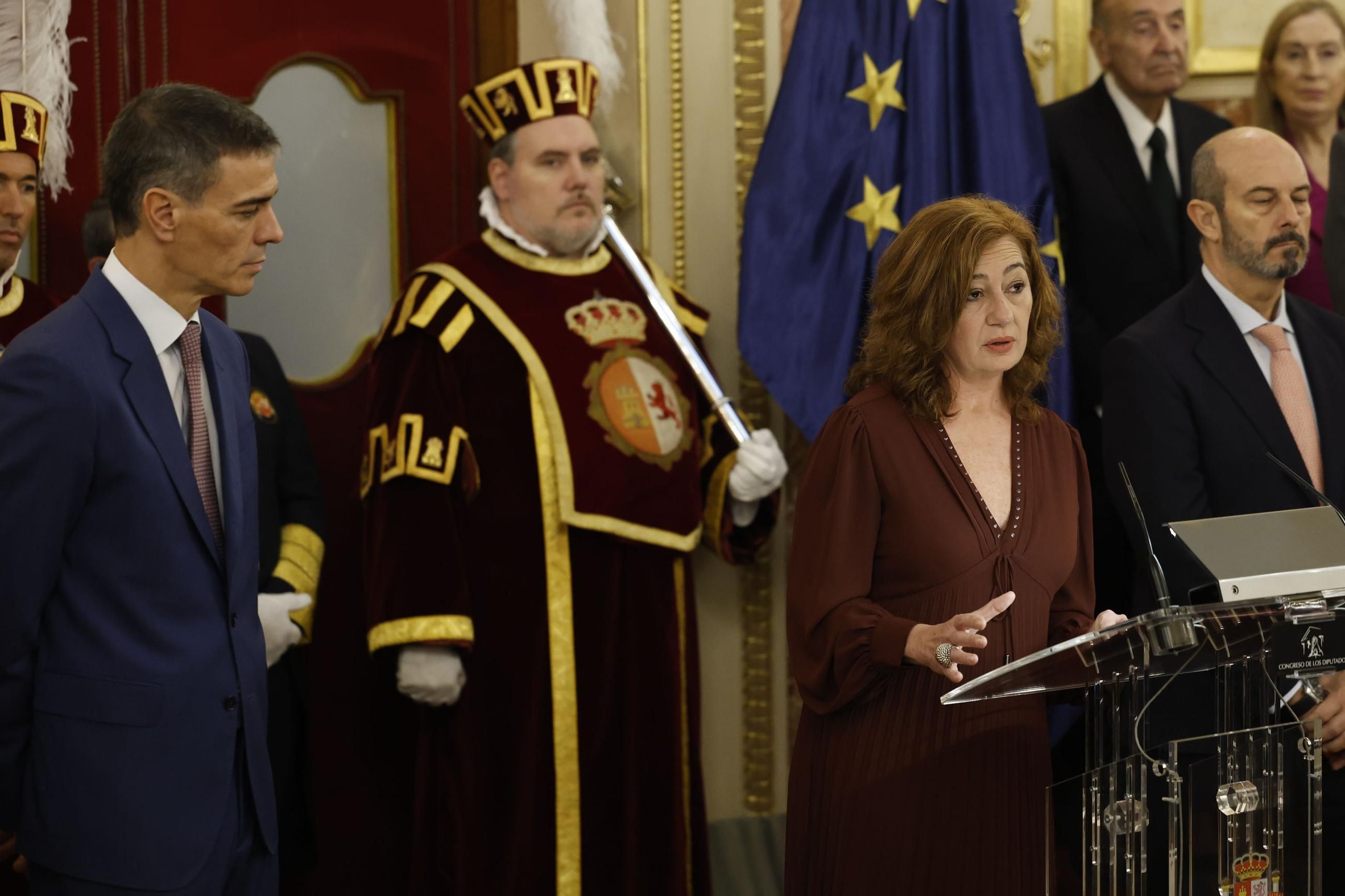 Политические споры разгораются на Дне Конституции в Испании