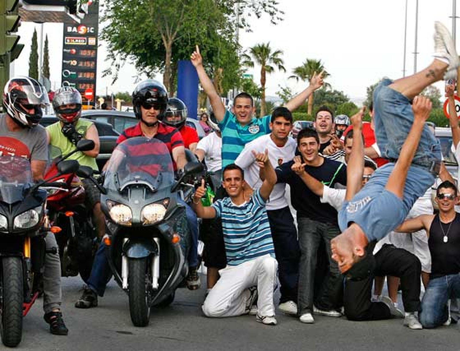 Motoristas de toda España llenan las calles de Jerez.

Foto: Pascual